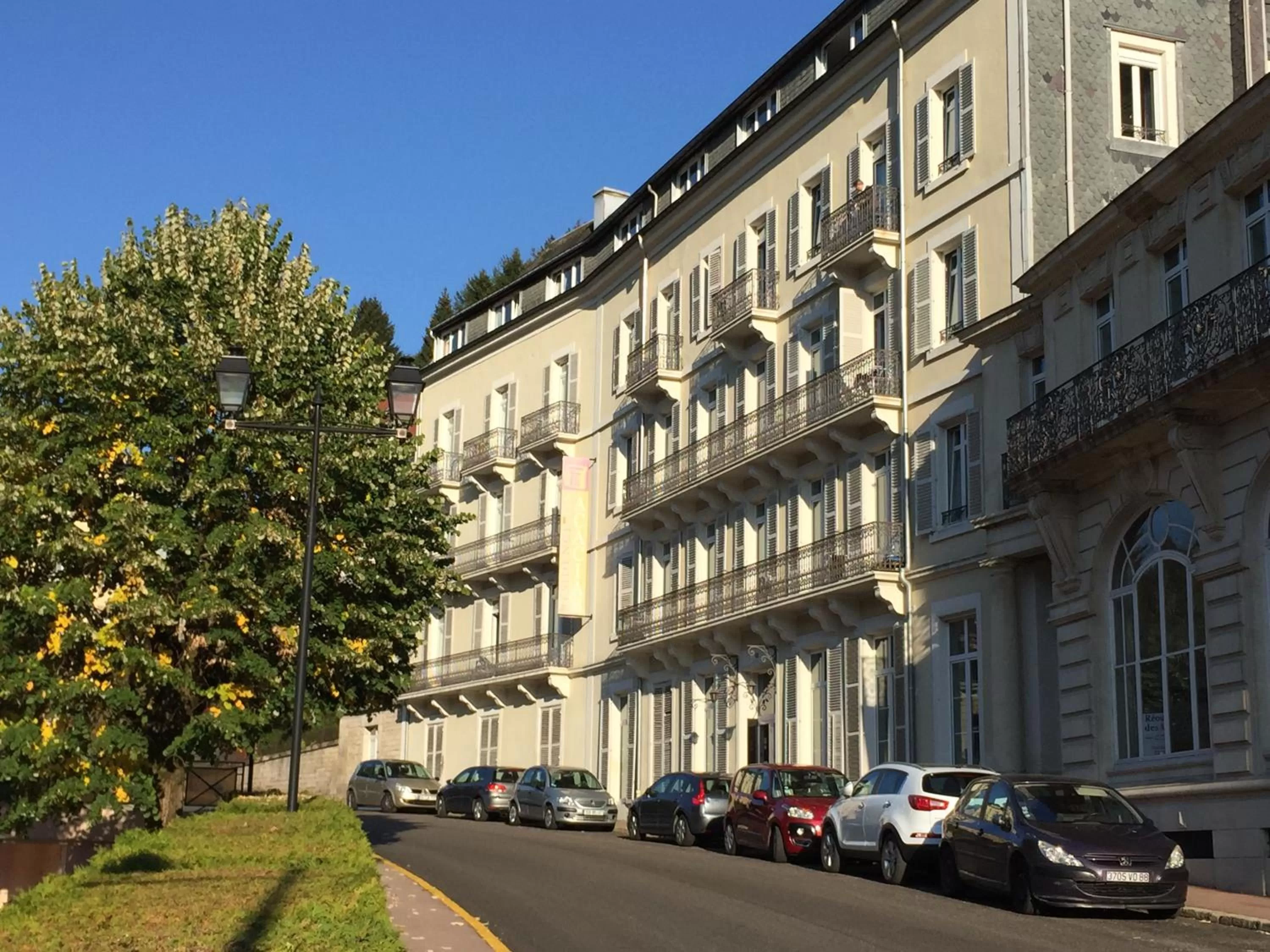 Property Building in Acacias Apparts Hotel