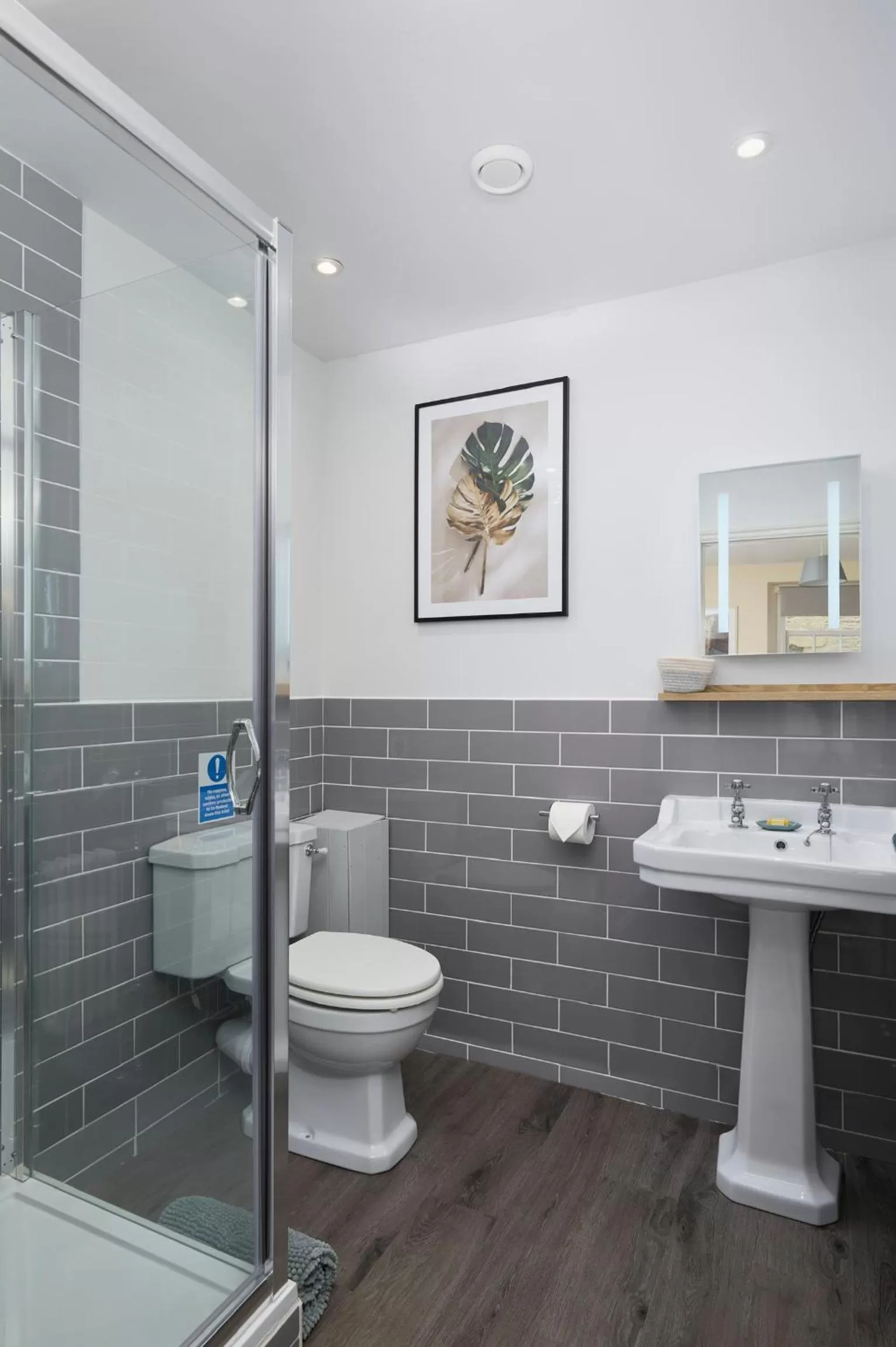 Bathroom in The White Hart Hotel