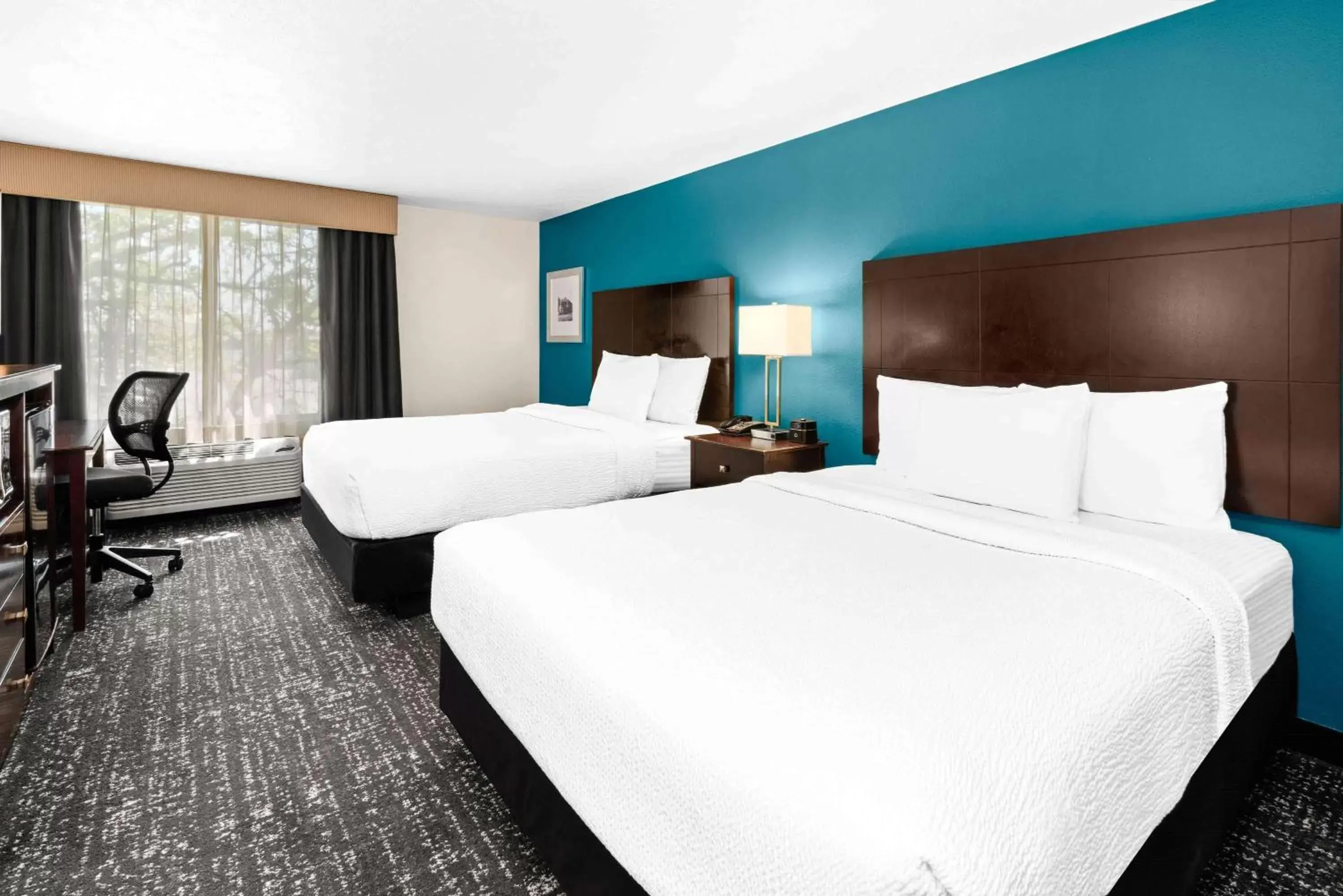 Queen Room with Two Queen Beds - Disability Access in La Quinta by Wyndham Portland NW Queen Room with Two Queen Beds - Disability Access in La Quinta by Wyndham Portland NW