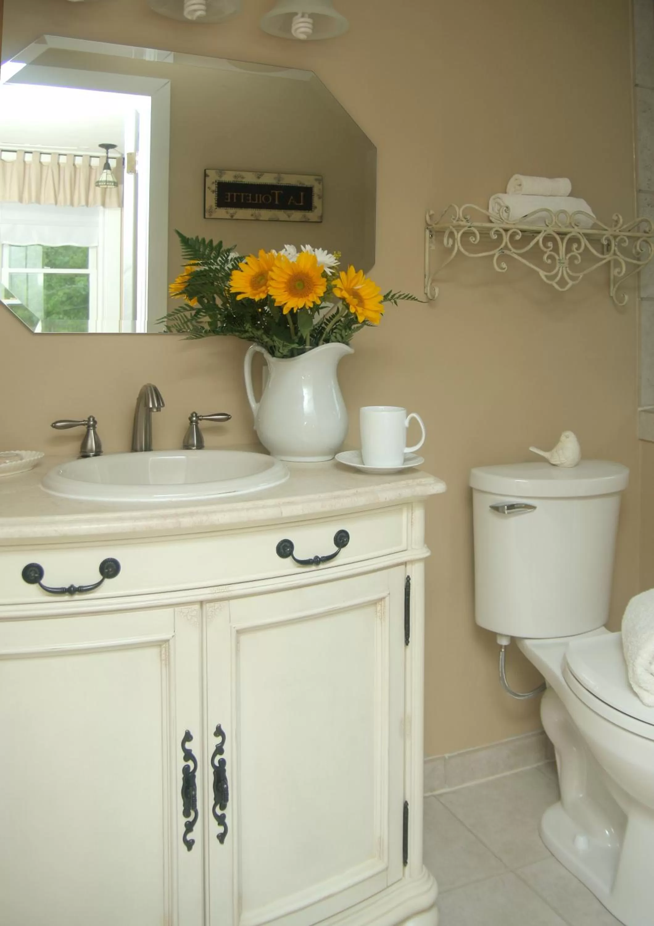Bathroom in Heartstone Inn