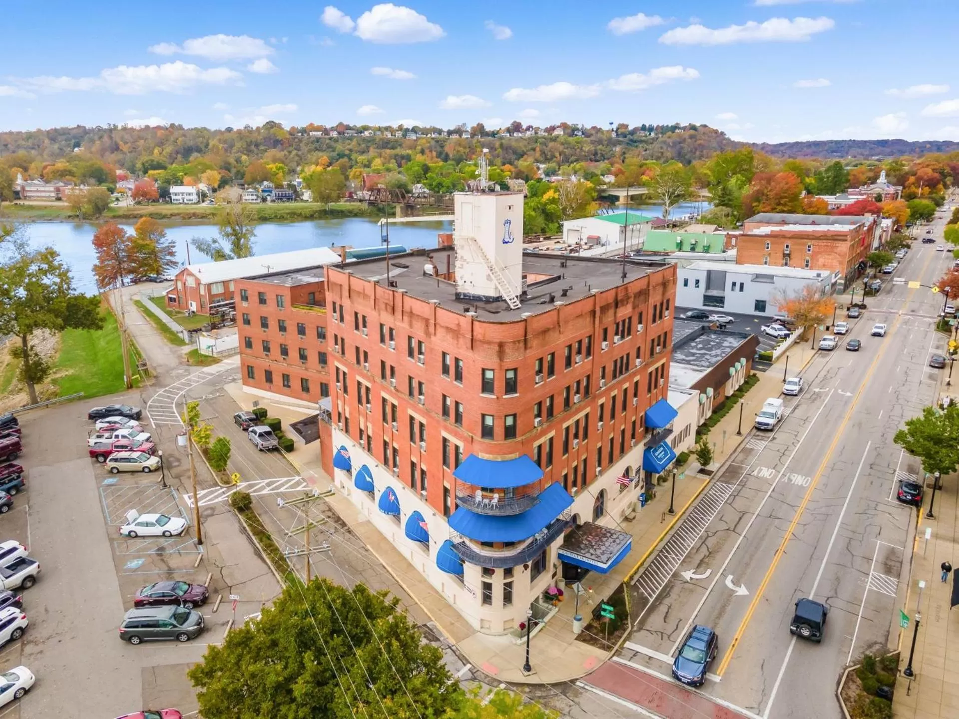 Property building in Lafayette Hotel Marietta