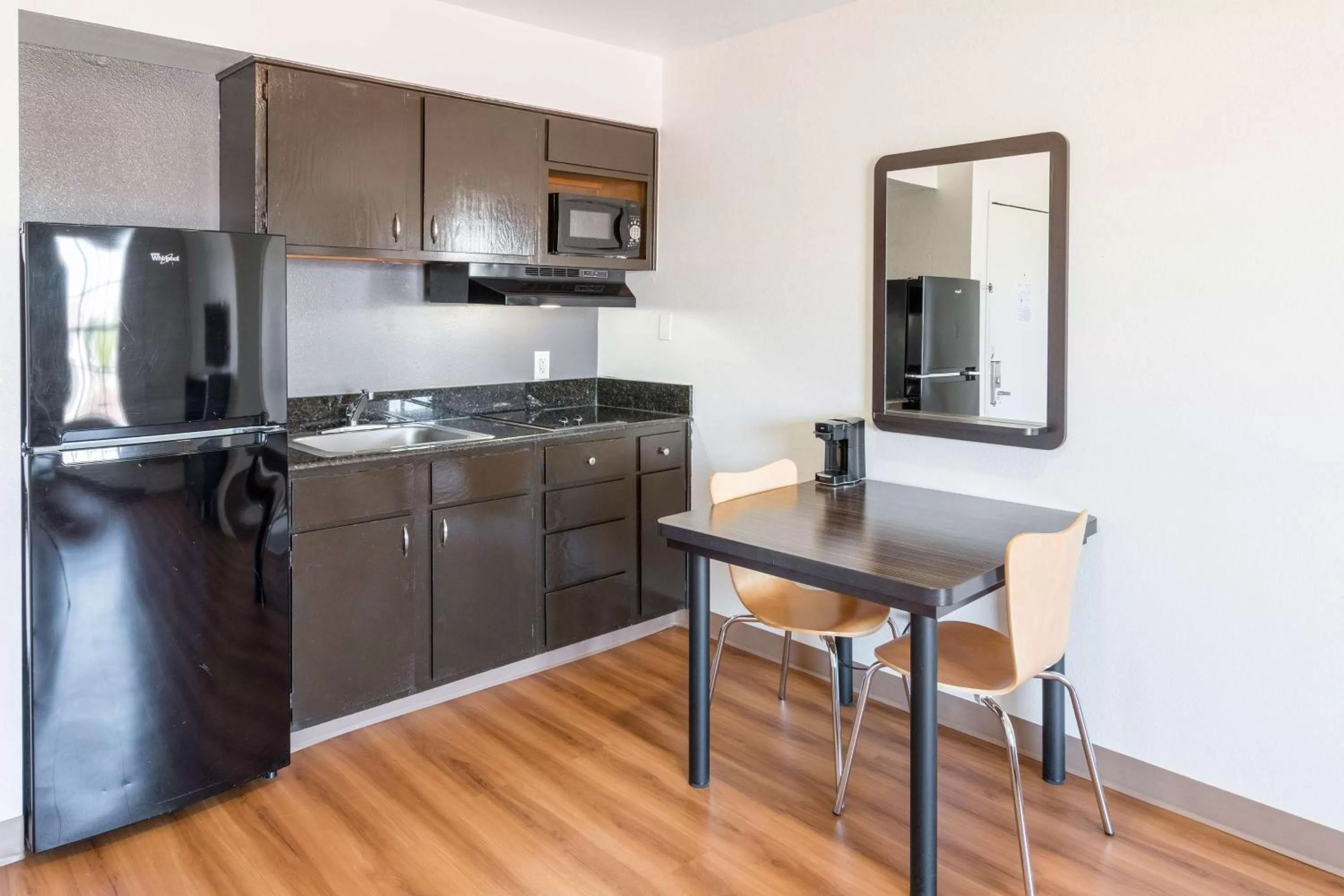 Kitchen or kitchenette in Studio 6-Arlington, TX