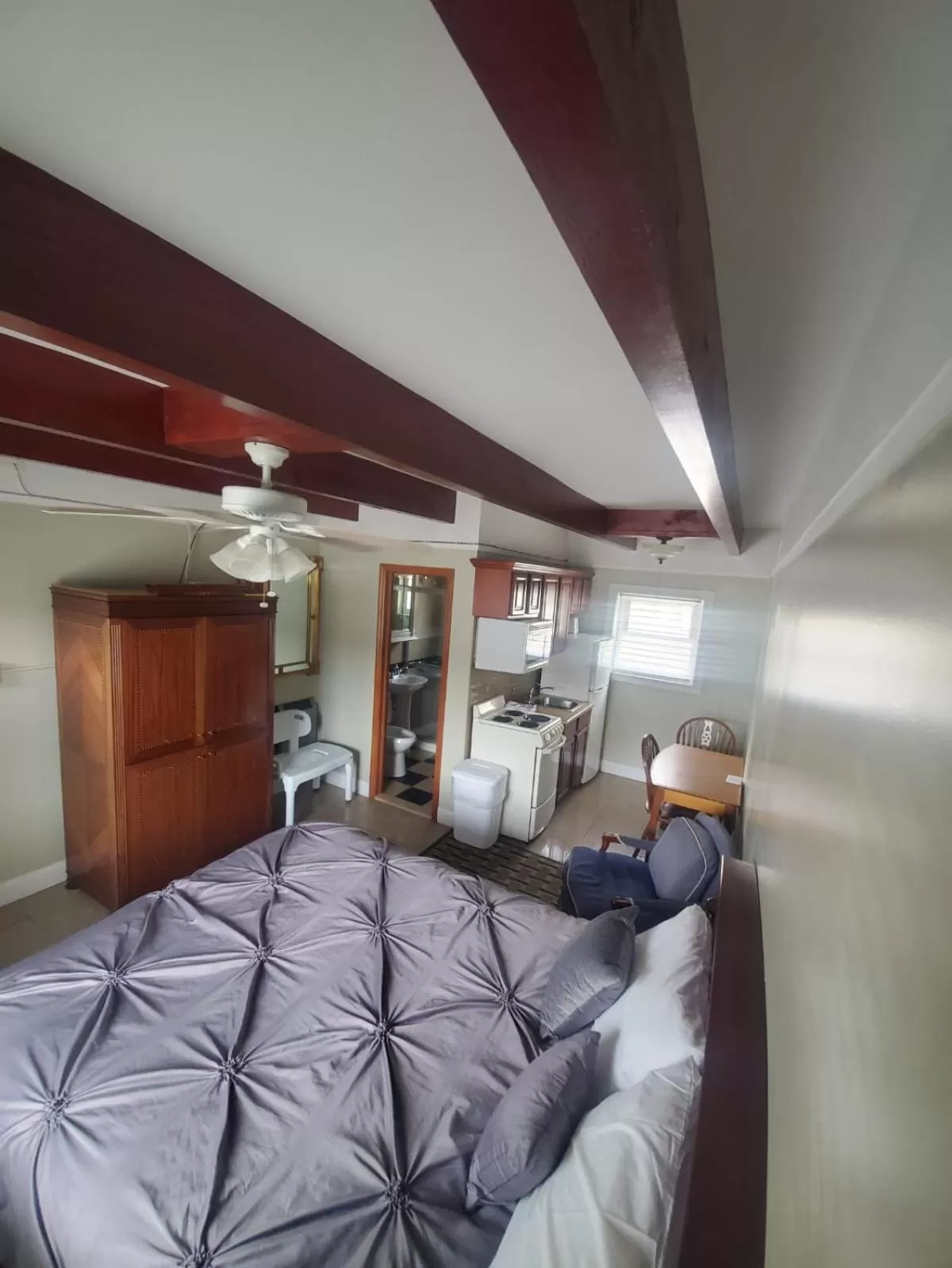 Bed in Golden Gate Lodging