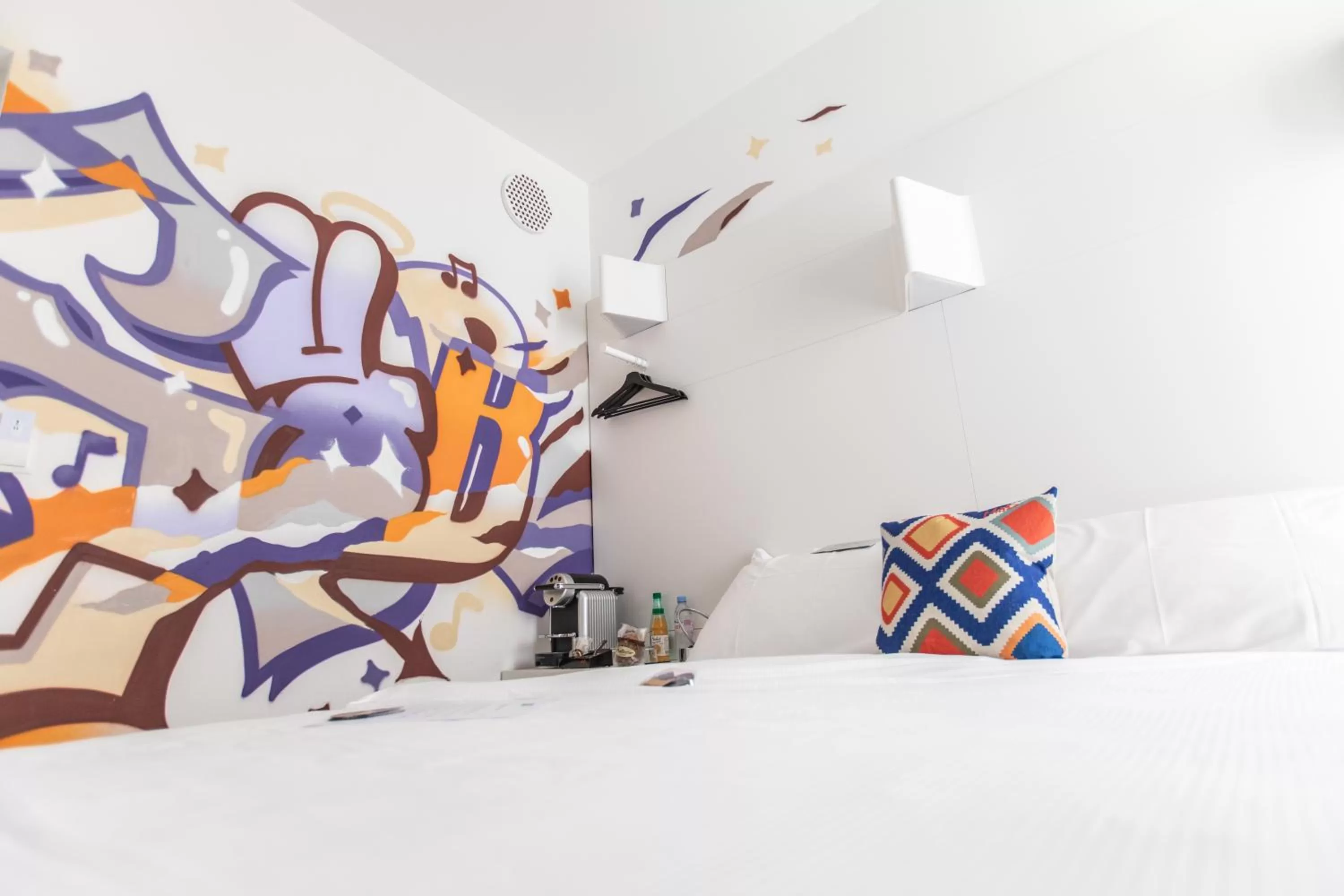 Bedroom, Bed in ibis Styles Lausanne Center MadHouse