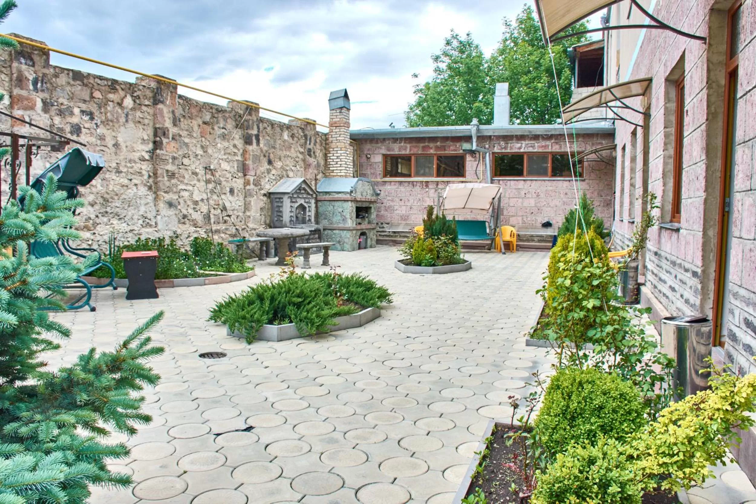 BBQ facilities, Property Building in Hotel Art-Seg