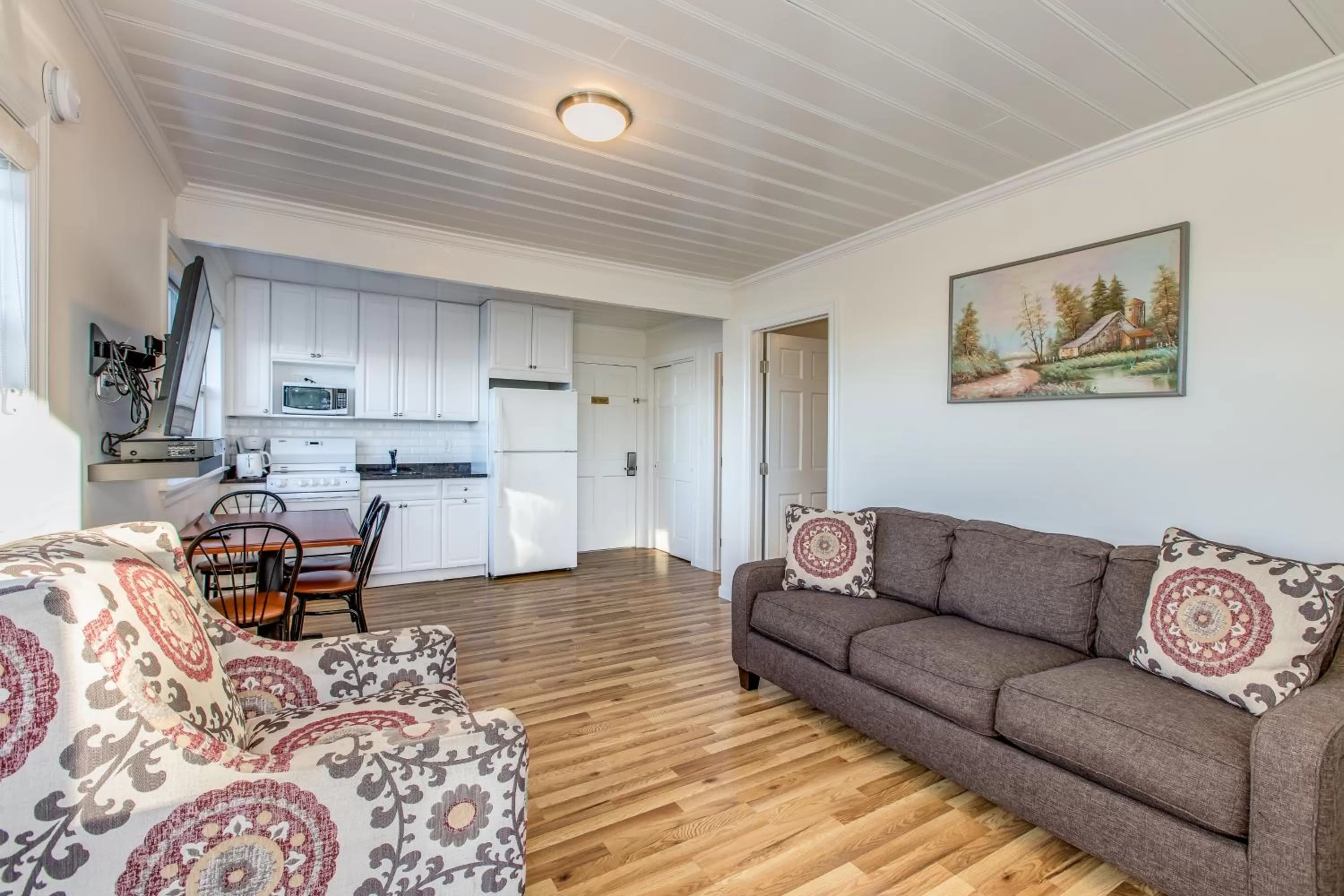Seating Area in Colonial Shores Resort