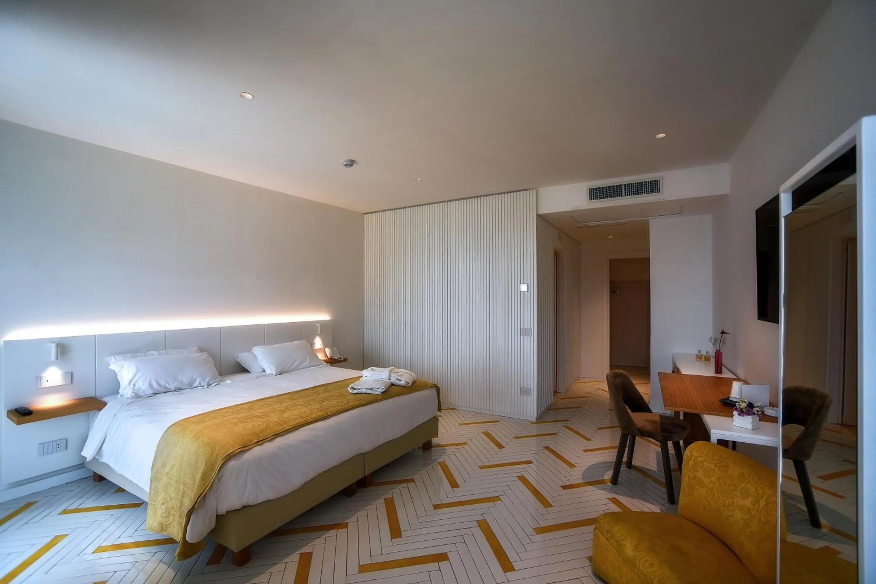 Photo of the whole room, Bed in Hotel Graal