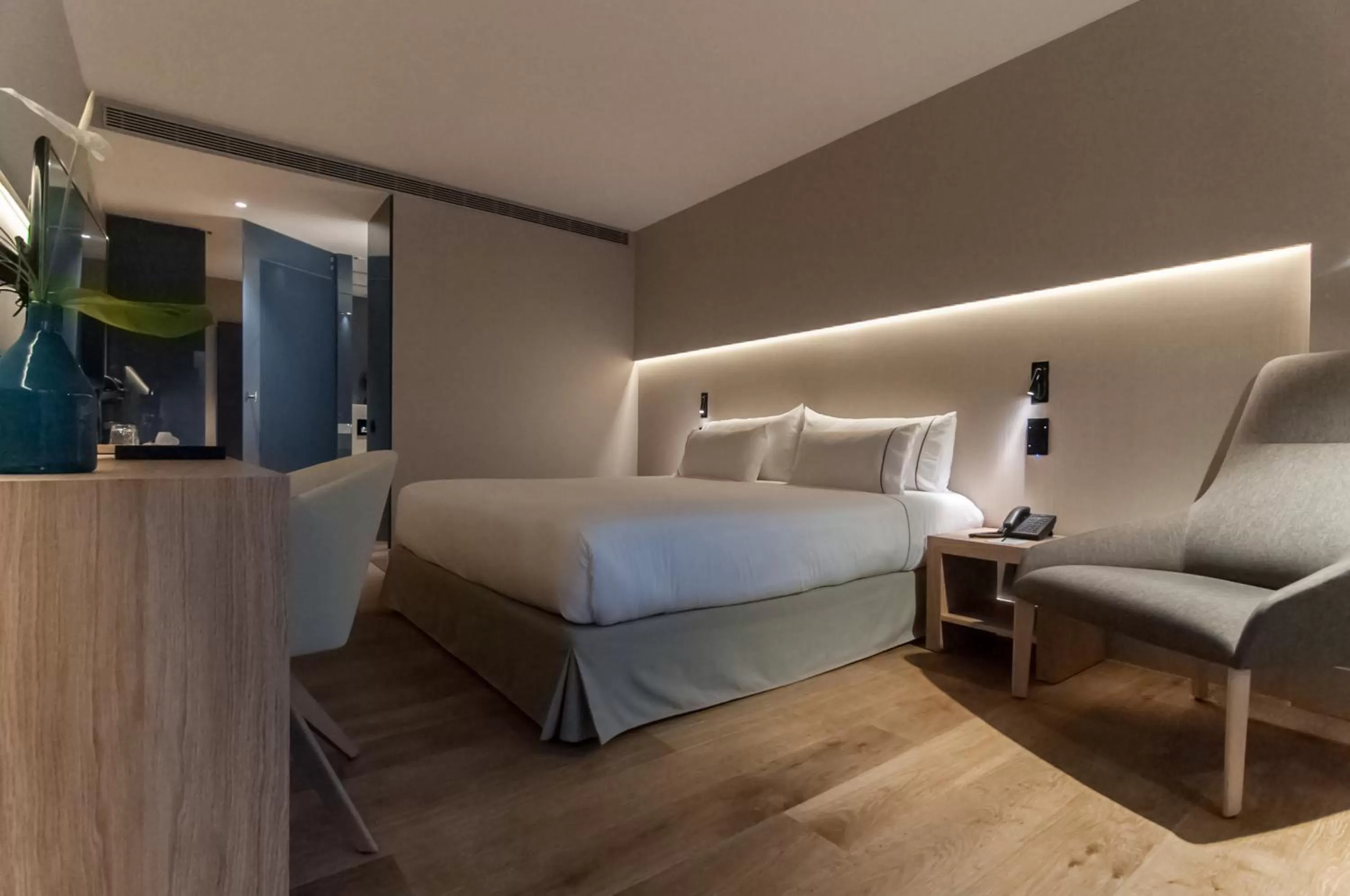 Photo of the whole room, Bed in Hotel Sorli Emocions