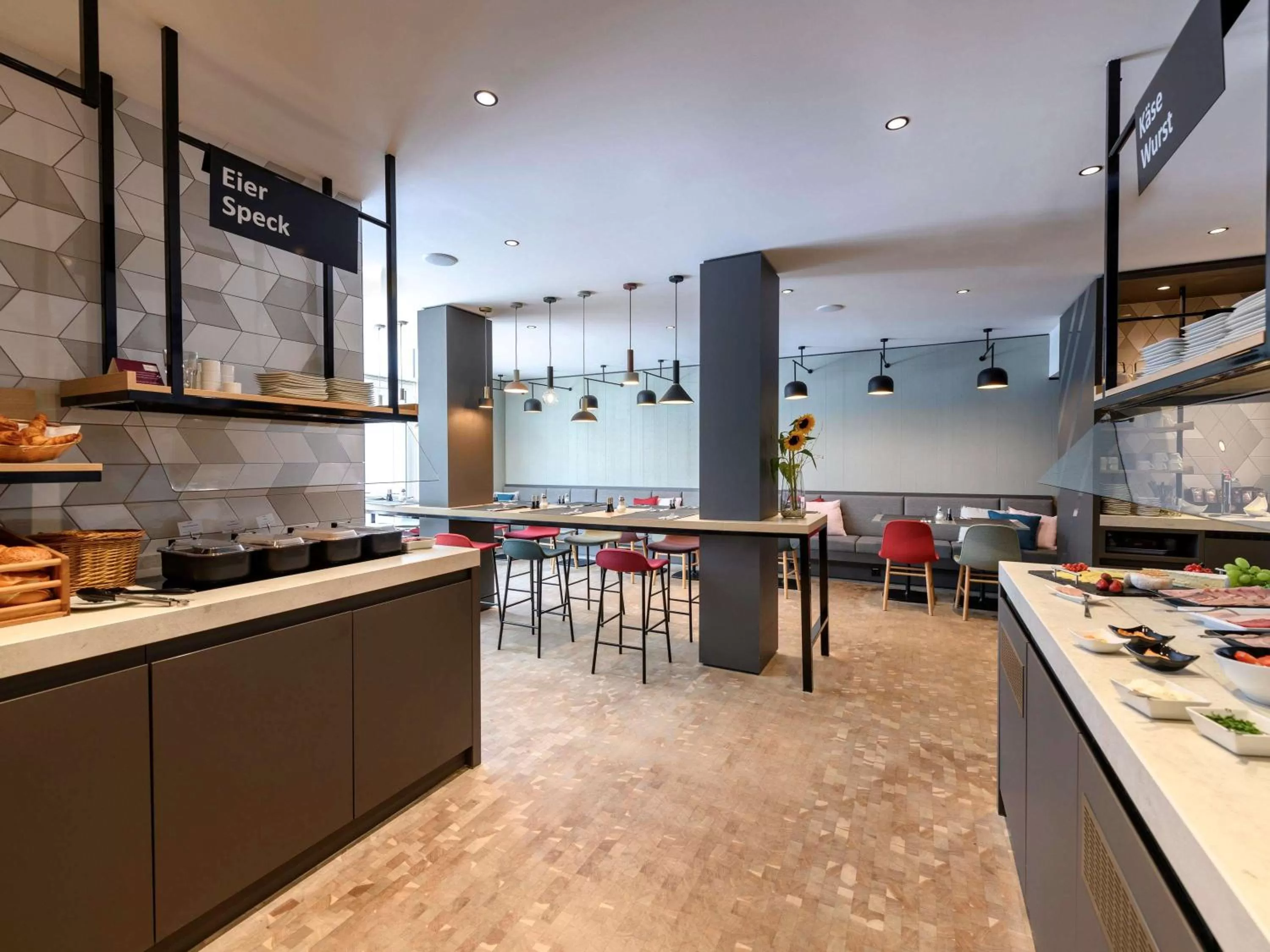 Restaurant/places to eat in Mercure München City Schwabing