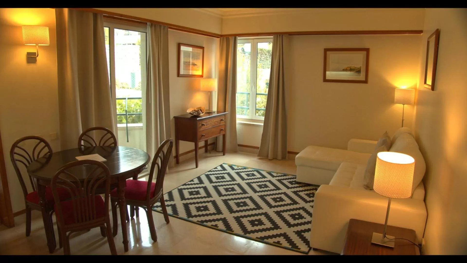 Living room, Bed in Hotel Solar Palmeiras