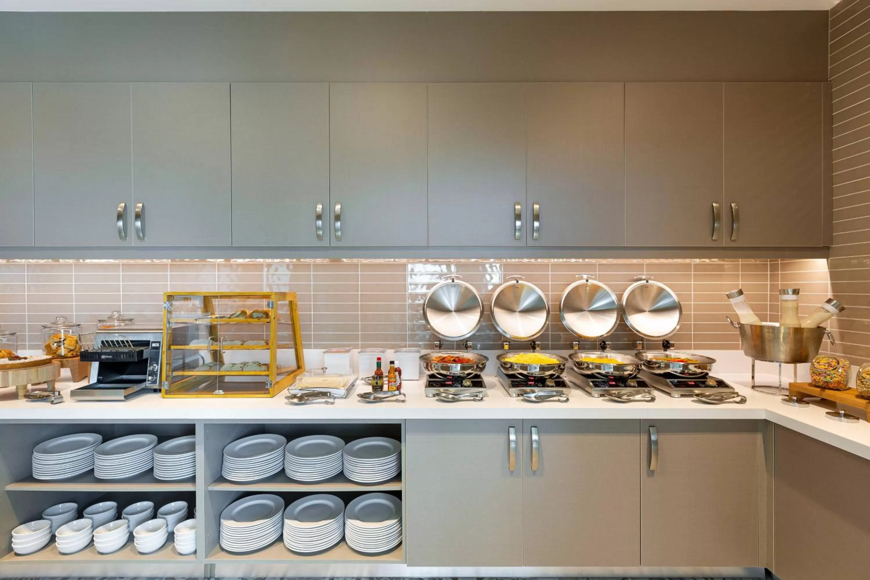 Restaurant/places to eat in Residence Inn by Marriott Panama City