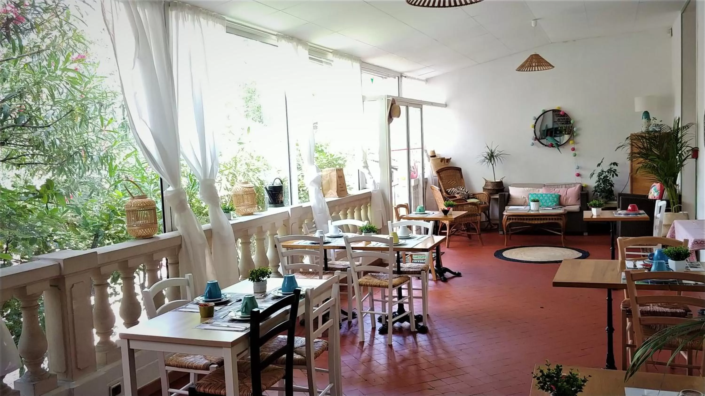 Breakfast in Hôtel Le Victoria