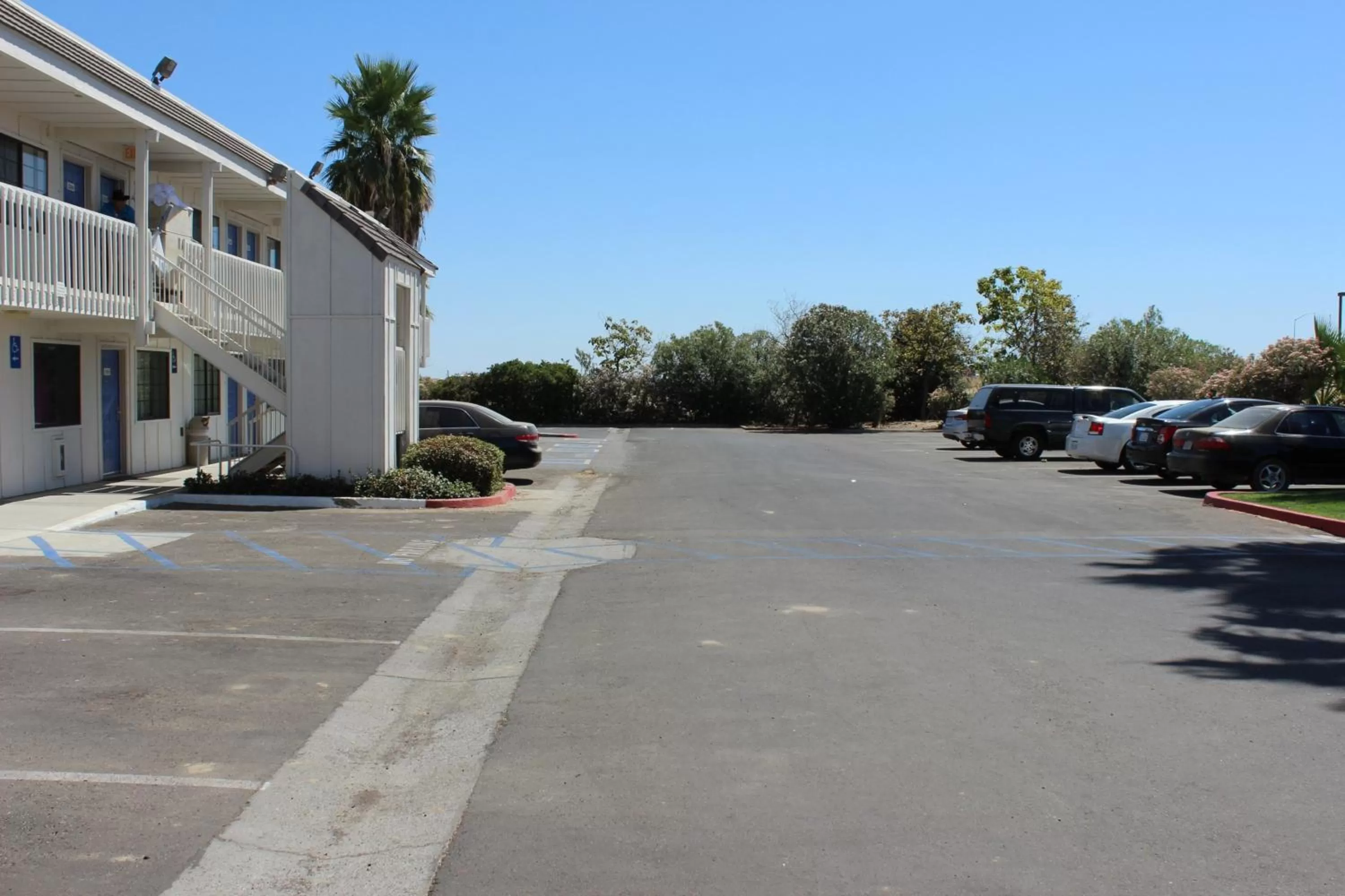 Property building in Motel 6-Coalinga, CA - East