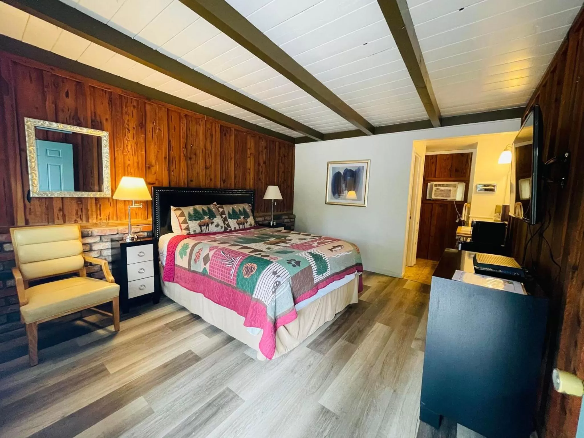 Bed in Riverfront Lodging