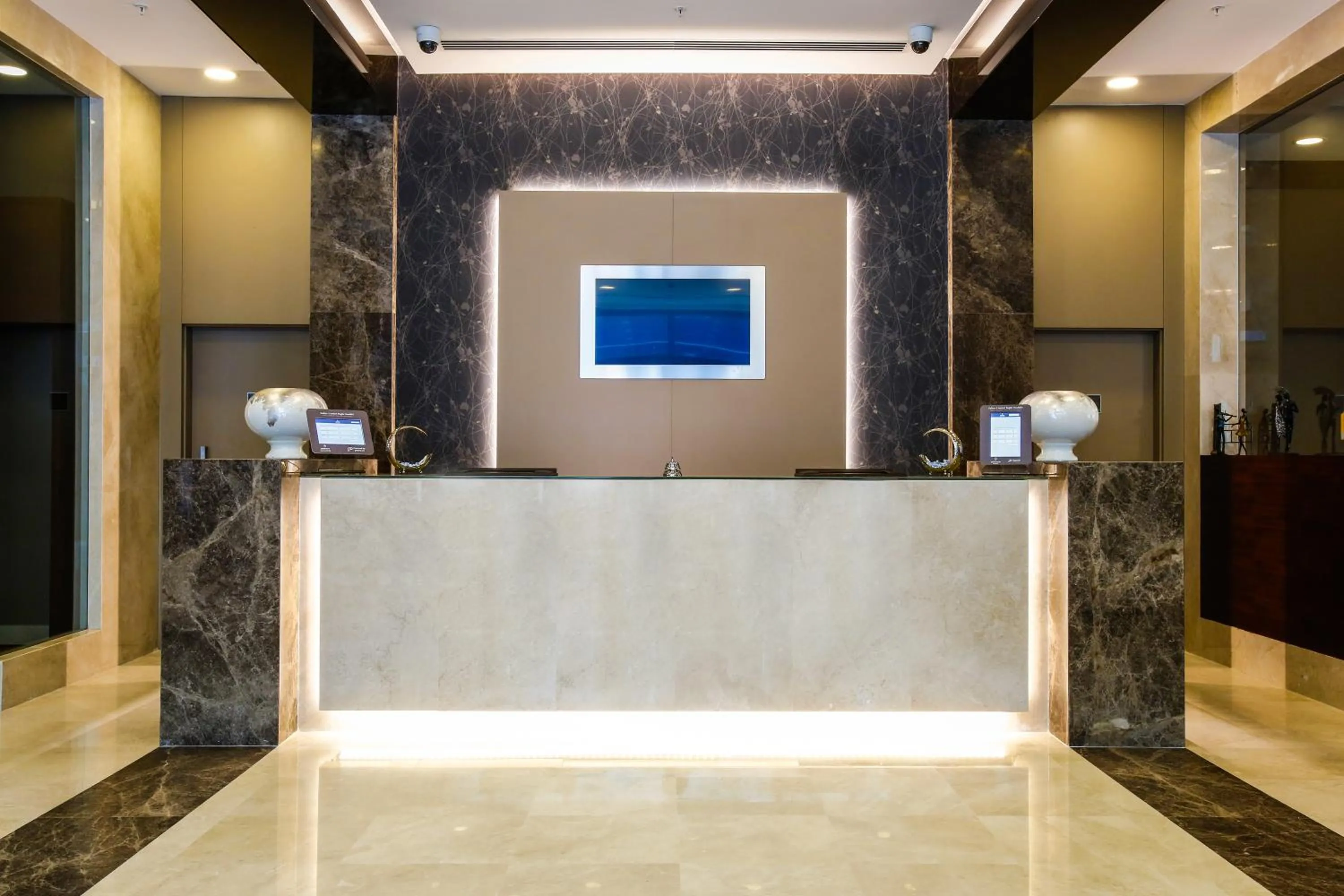 Lobby or reception in Park Dedeman Bostanci Hotel