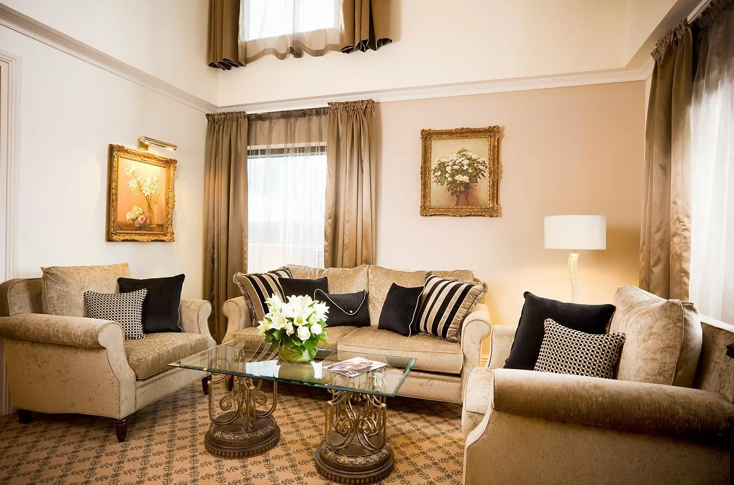 Living room in Stamford Plaza Melbourne