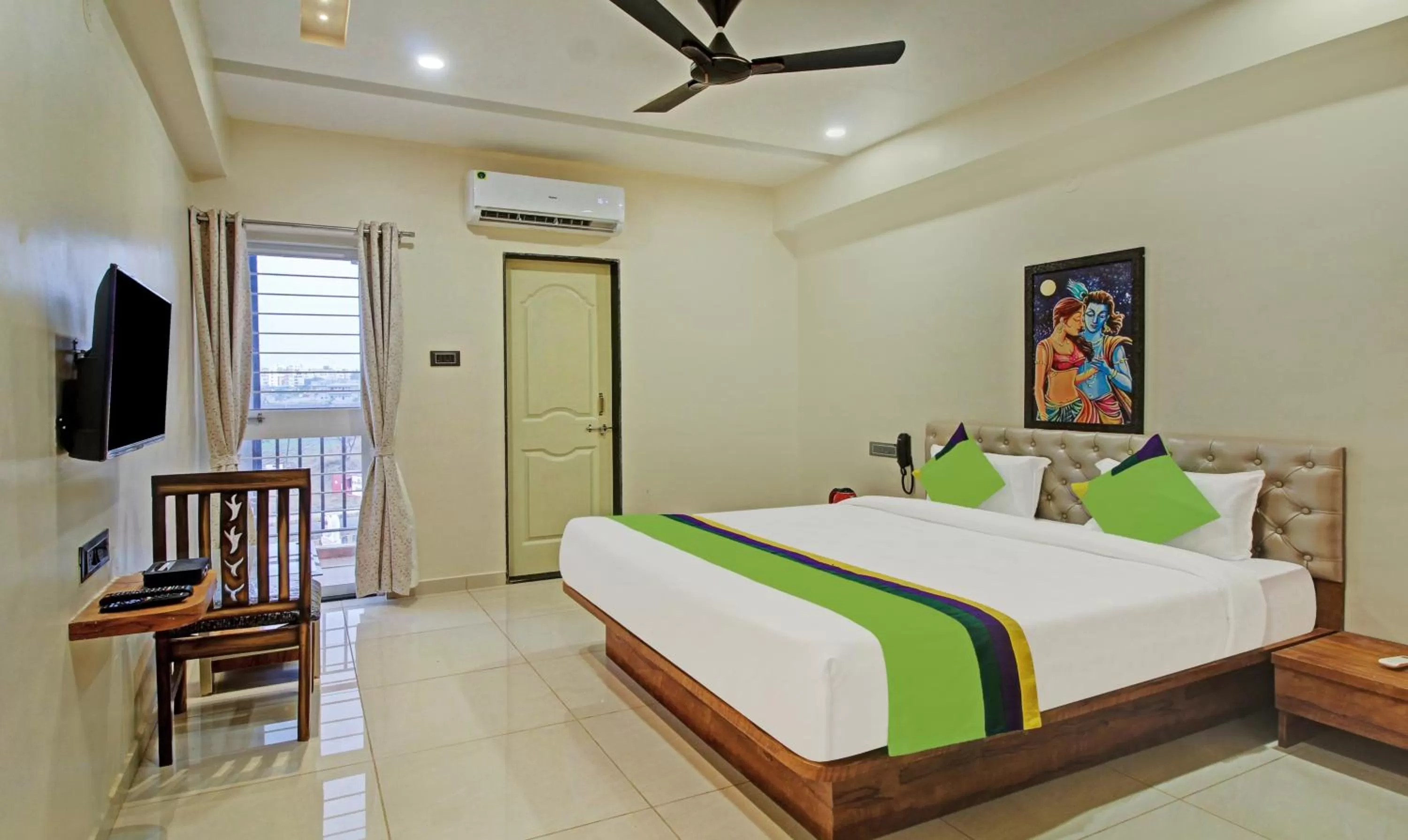 Bedroom, Bed in Treebo Royal Imperio, Hinjewadi