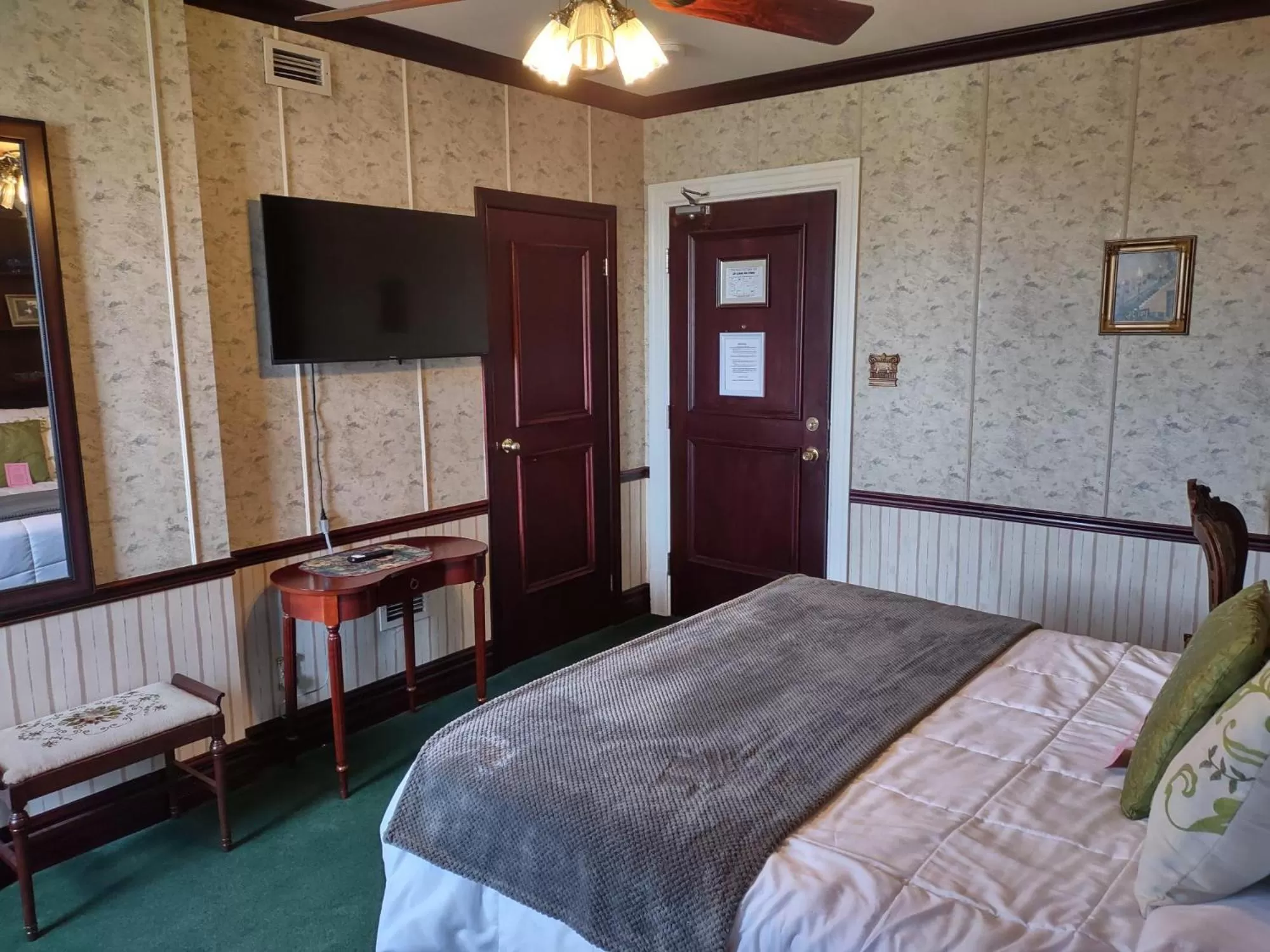 TV and multimedia, Bed in The King George Inn