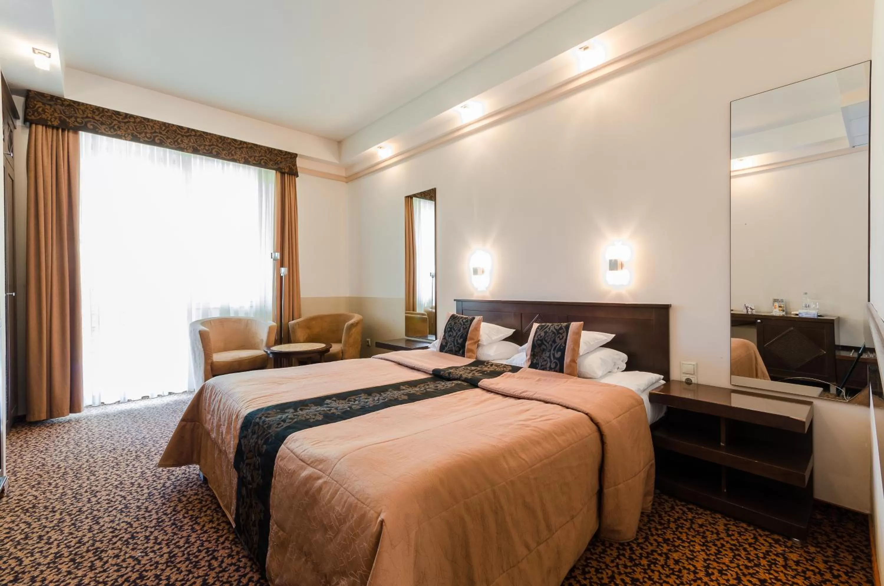 Bedroom, Bed in Hunguest Hotel Apollo