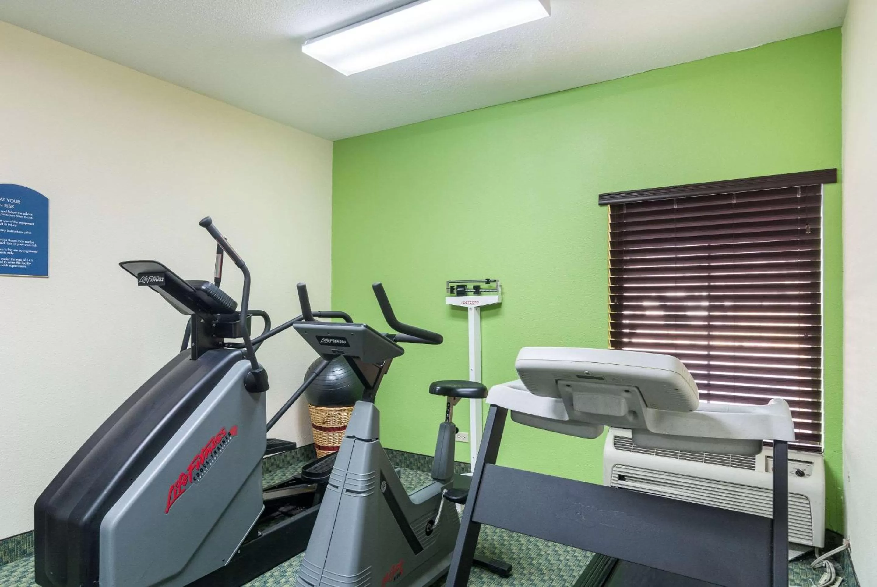 Fitness centre/facilities in Quality Inn & Suites Harvey - Chicago Southland