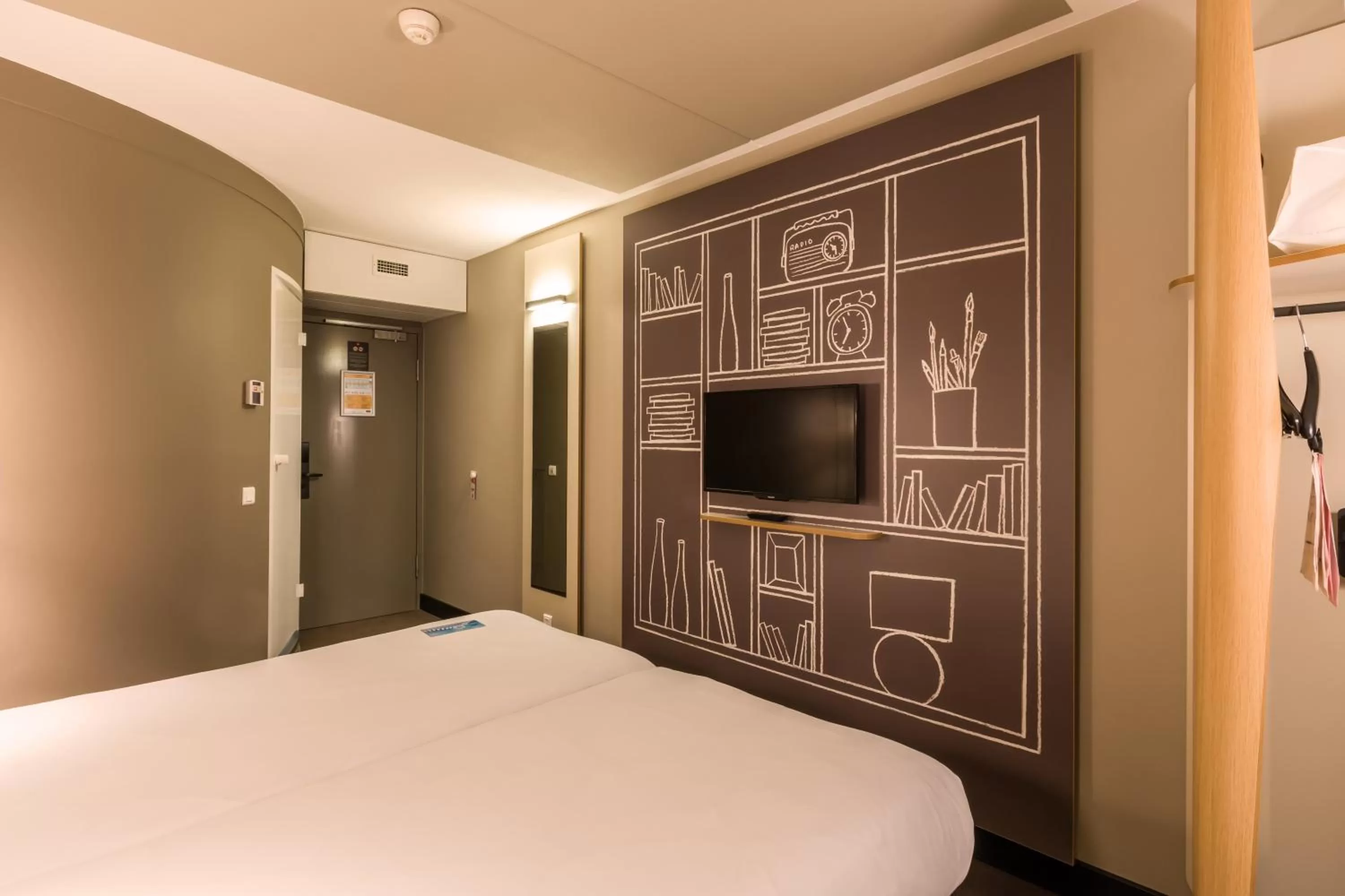 Bed in ibis Amsterdam City West