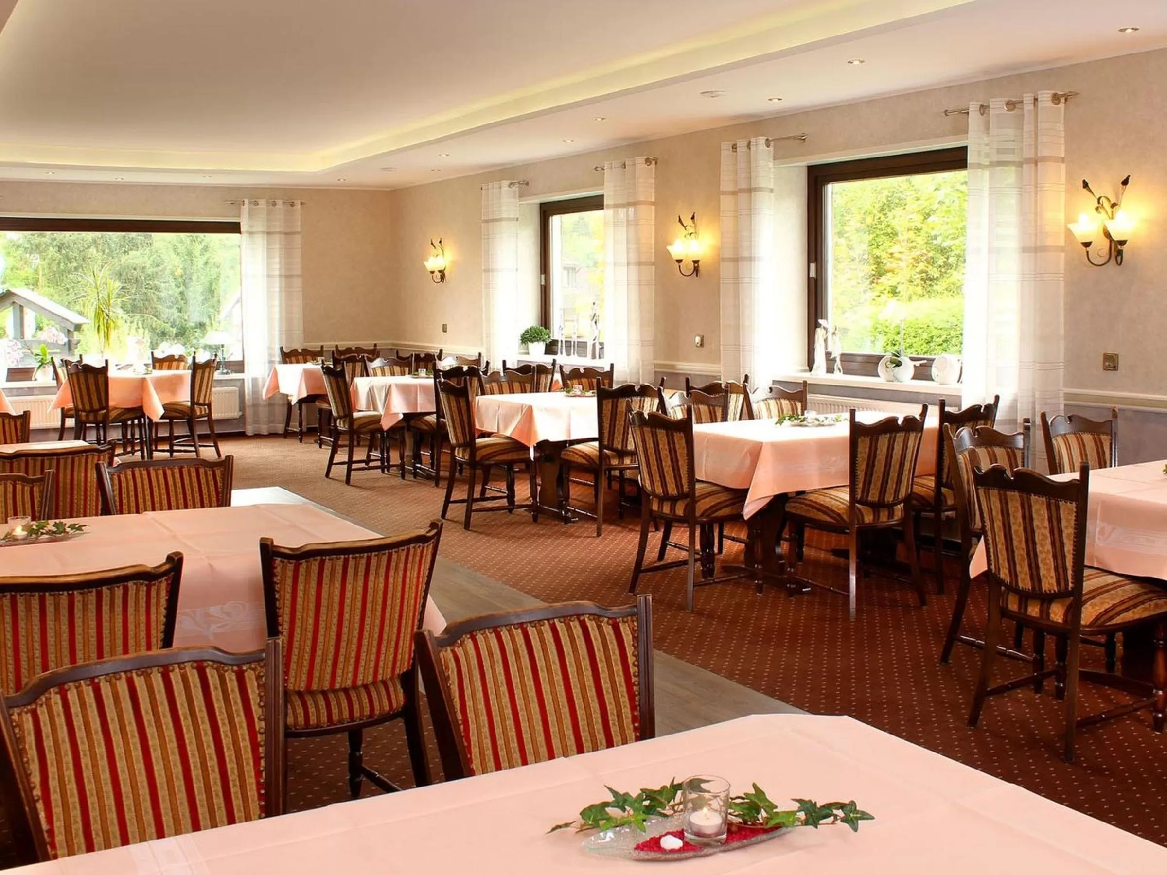 Restaurant/Places to Eat in Gasthof "Zum Burghof"