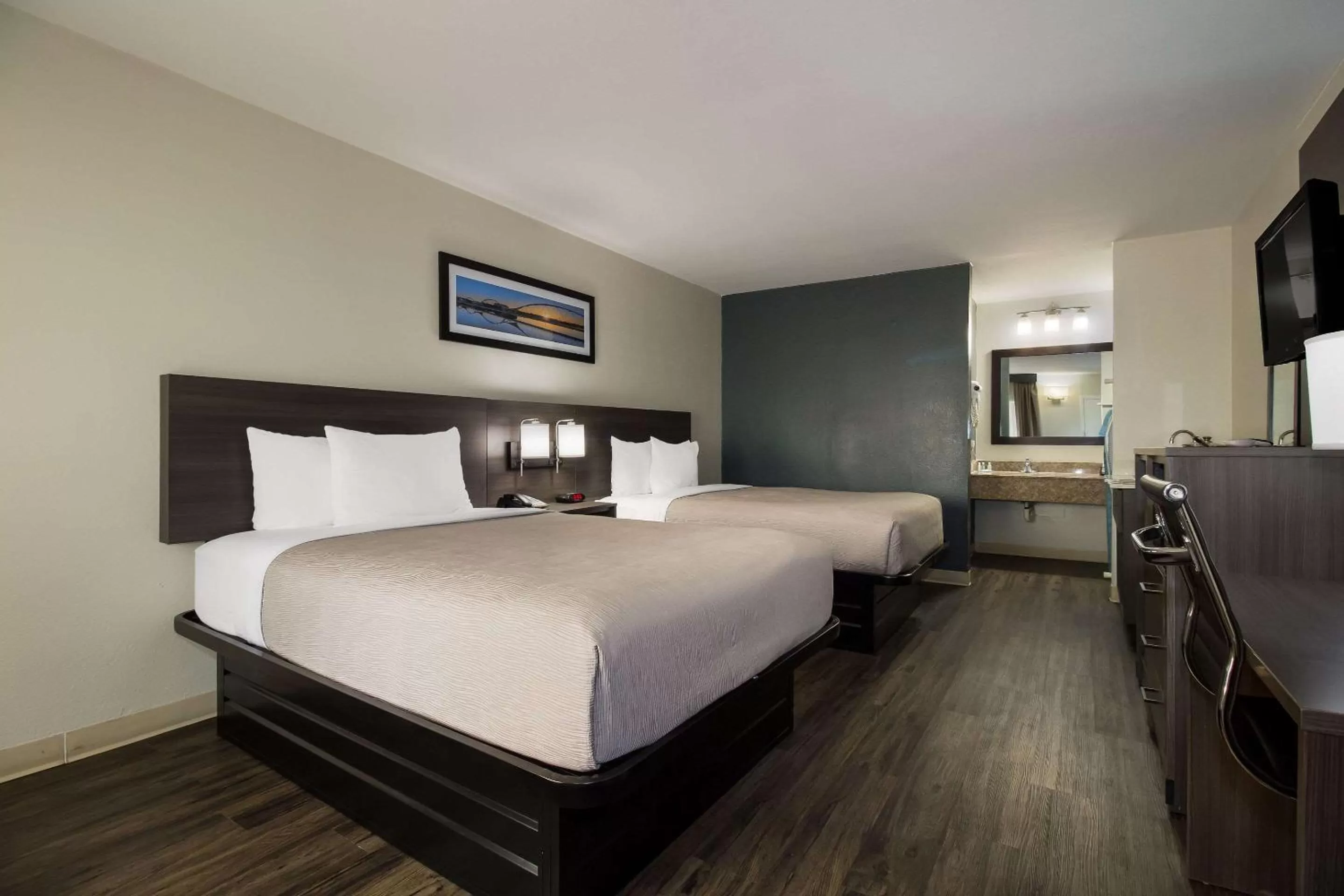 Bedroom, Bed in Quality Inn Coliseum