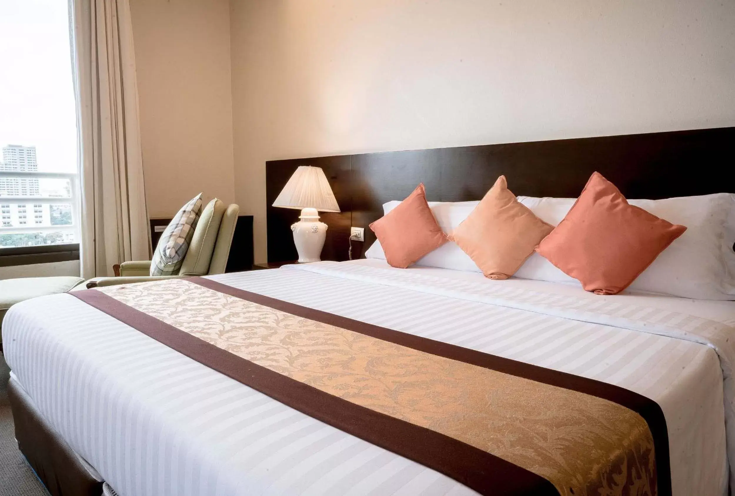 Executive Suite in The Royal River Hotel Executive Suite in The Royal River Hotel