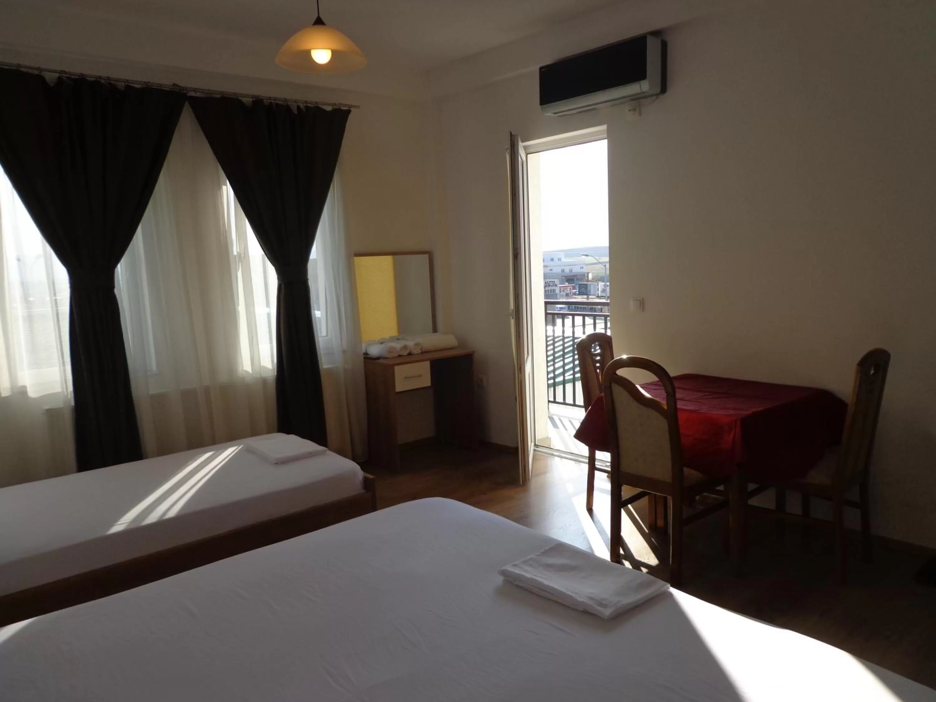 Balcony/Terrace, Bed in Hotel Rio