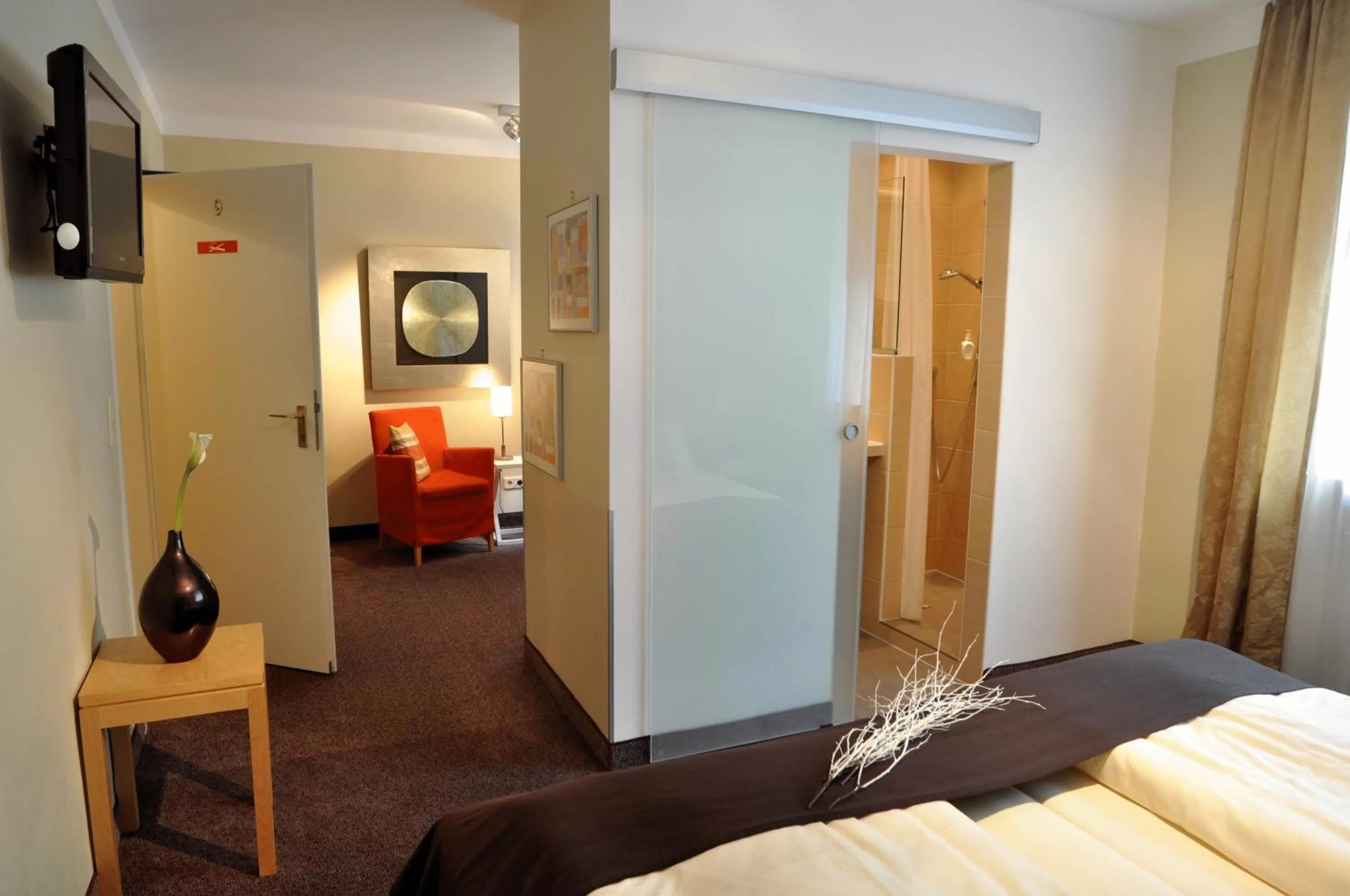 Photo of the whole room, Bed in Flair Hotel zum Storchen