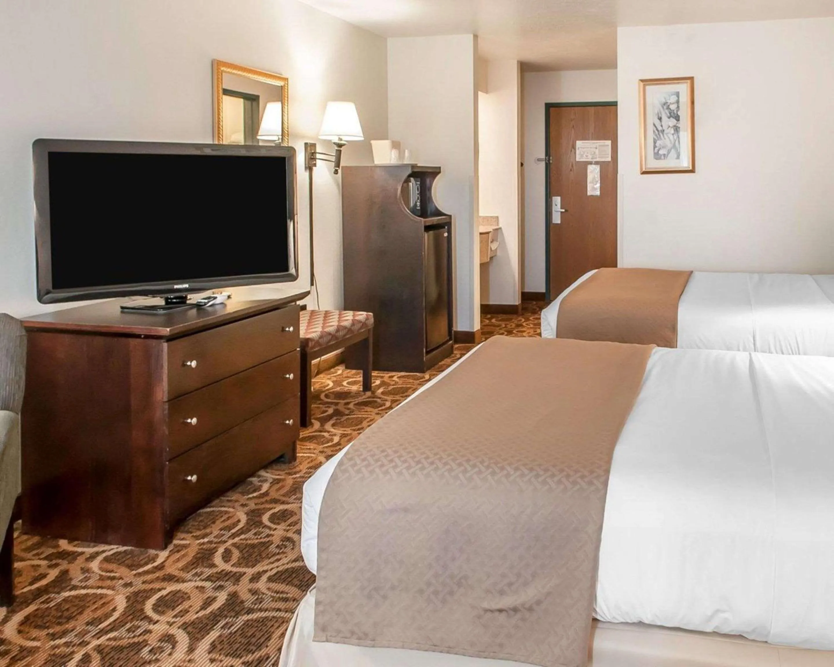 Photo of the whole room, Bed in Quality Inn & Suites Hobbs