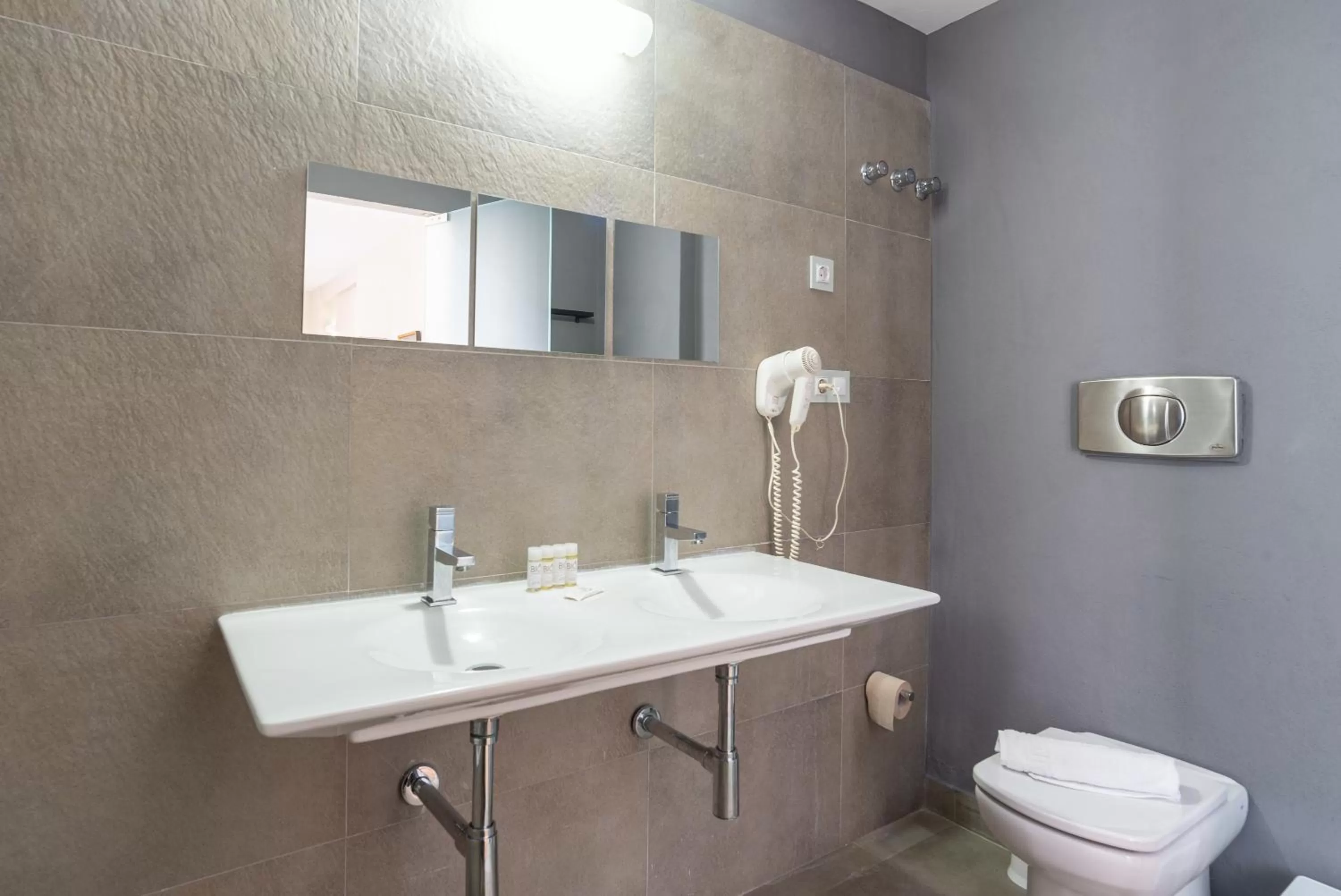 Toilet in Hotel Albaicín