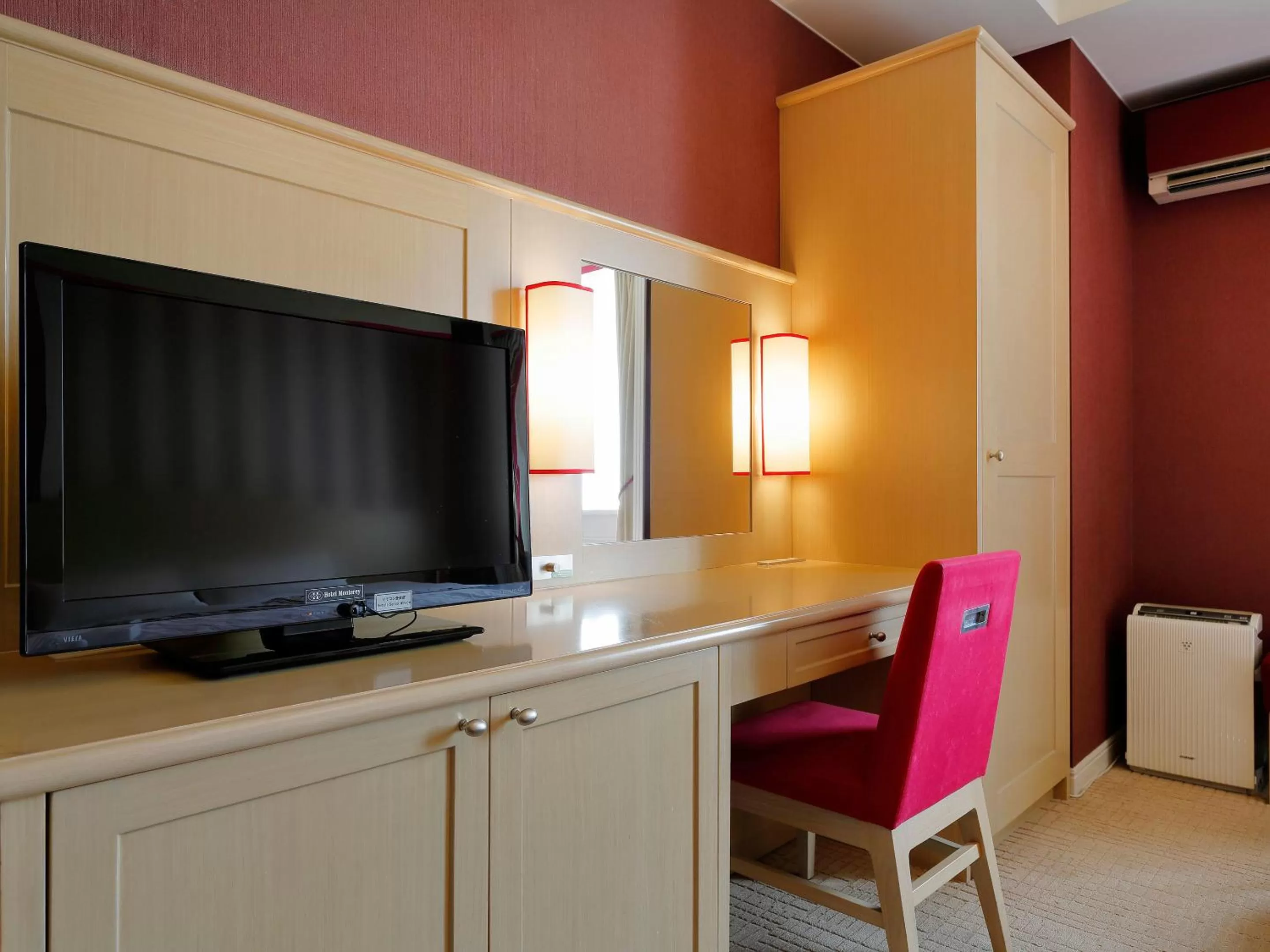 Photo of the whole room in Hotel Monterey Kyoto