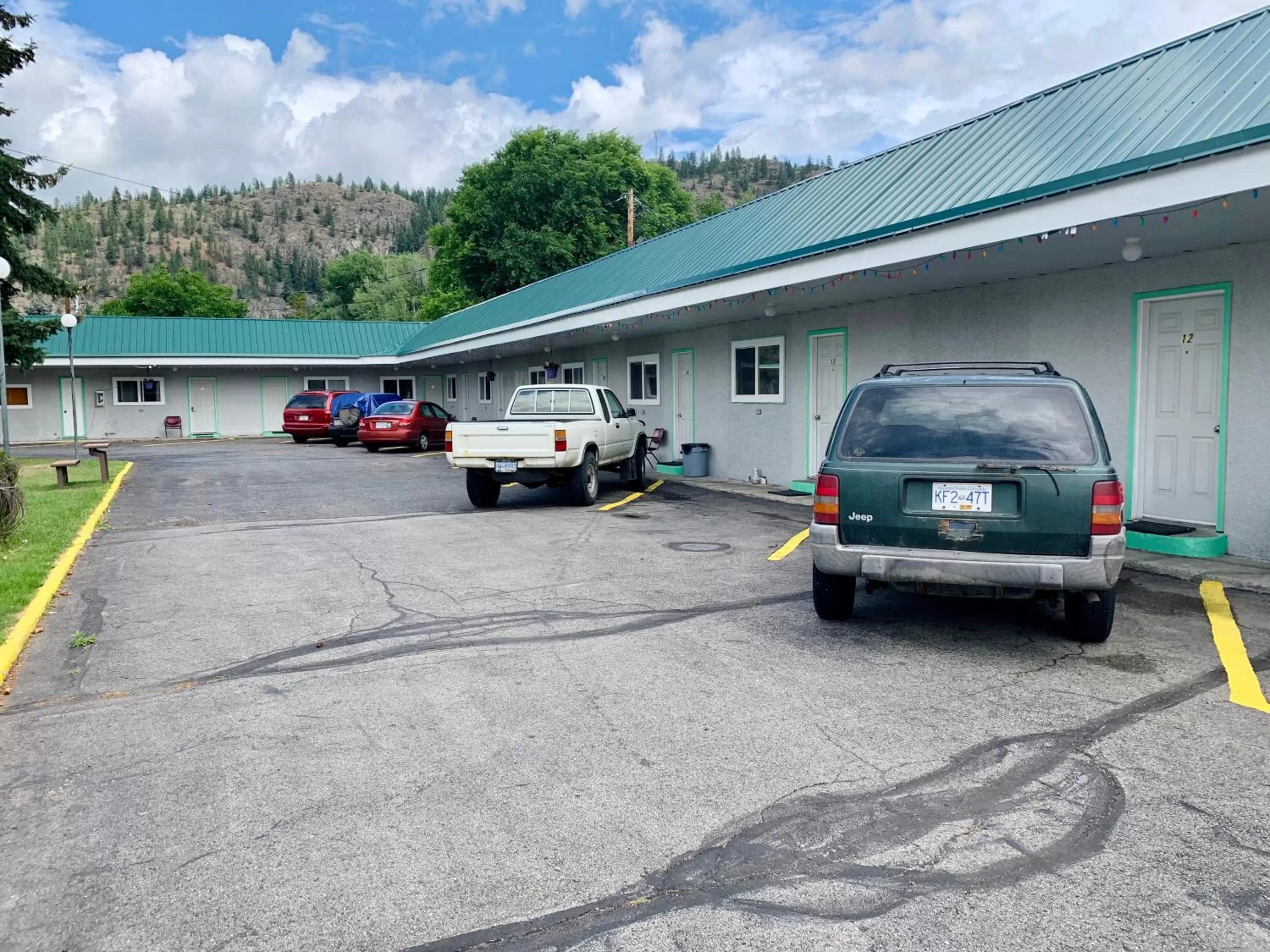 Property Building in Night Inn Grand Forks
