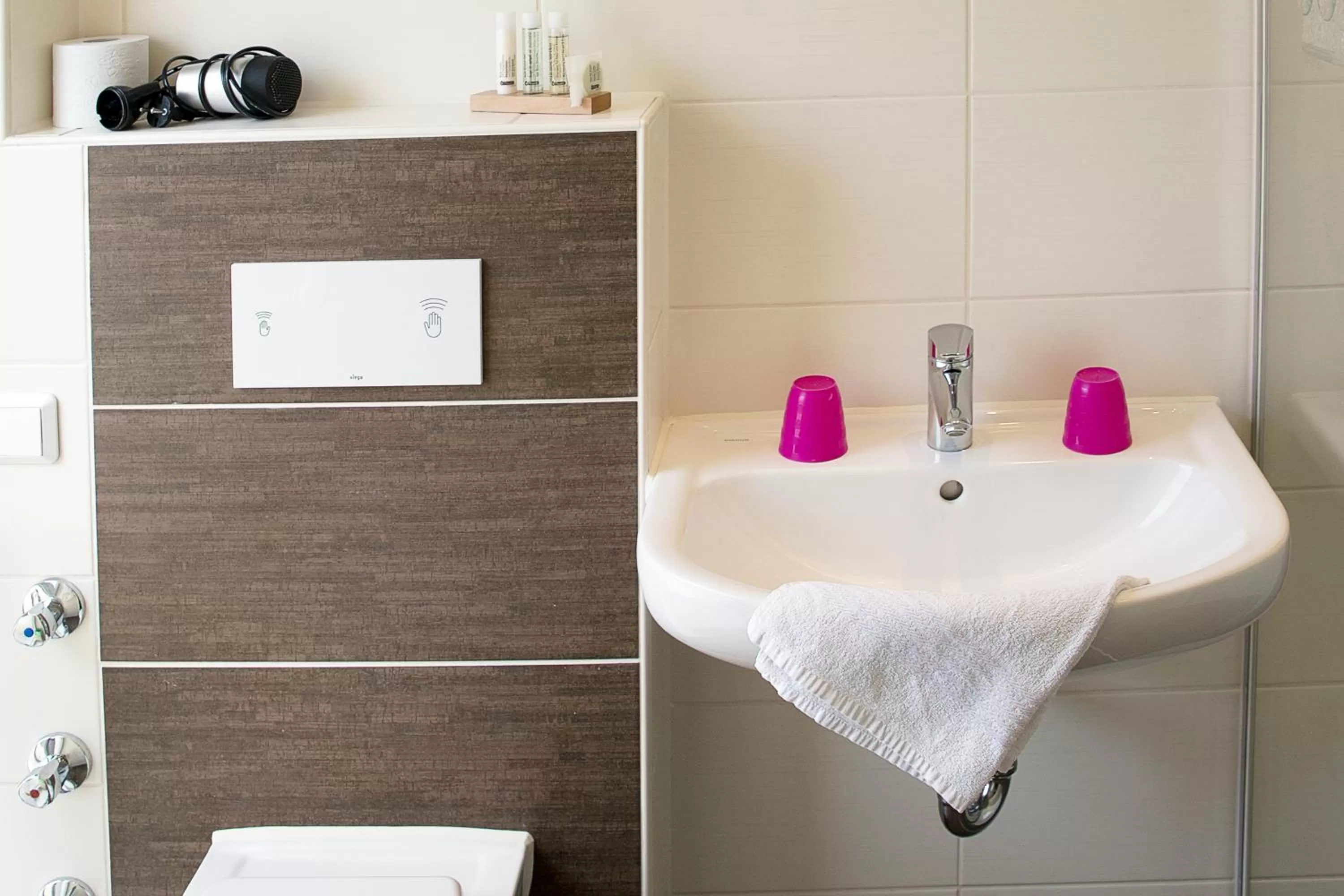 Bathroom in Hotel & Apartment Am Theaterplatz