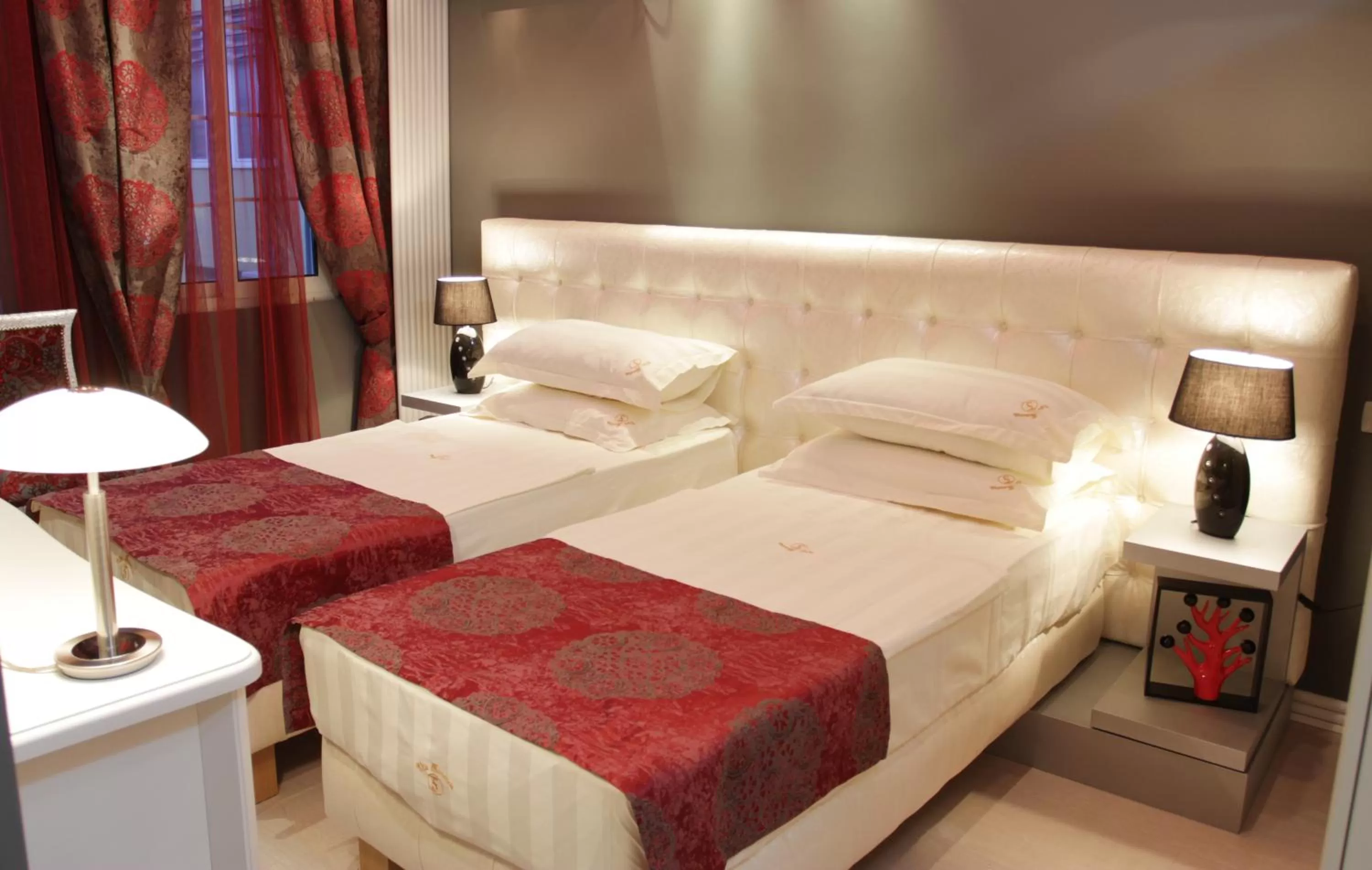 Bed in Hotel Villa Fernando Tirana