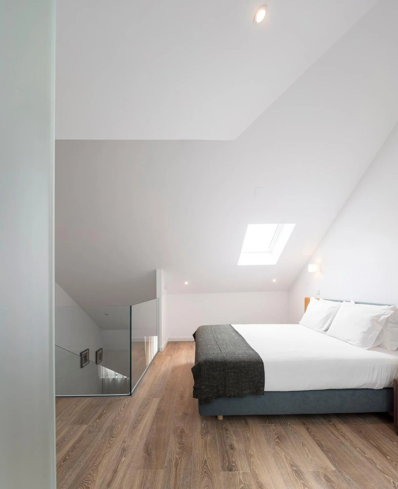 Bedroom, Bed in Lisbon Serviced Apartments - Chiado Emenda