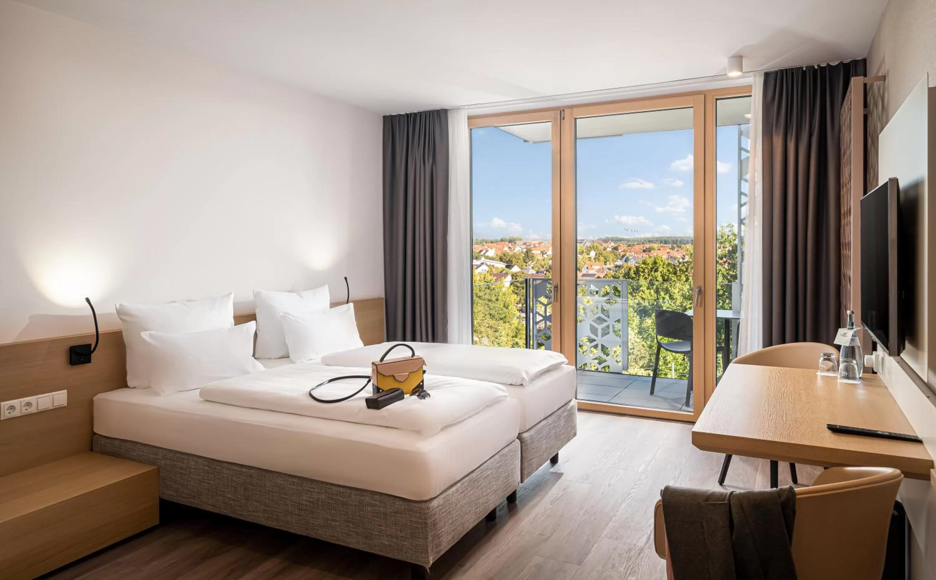 Photo of the whole room, Bed in Saline1822