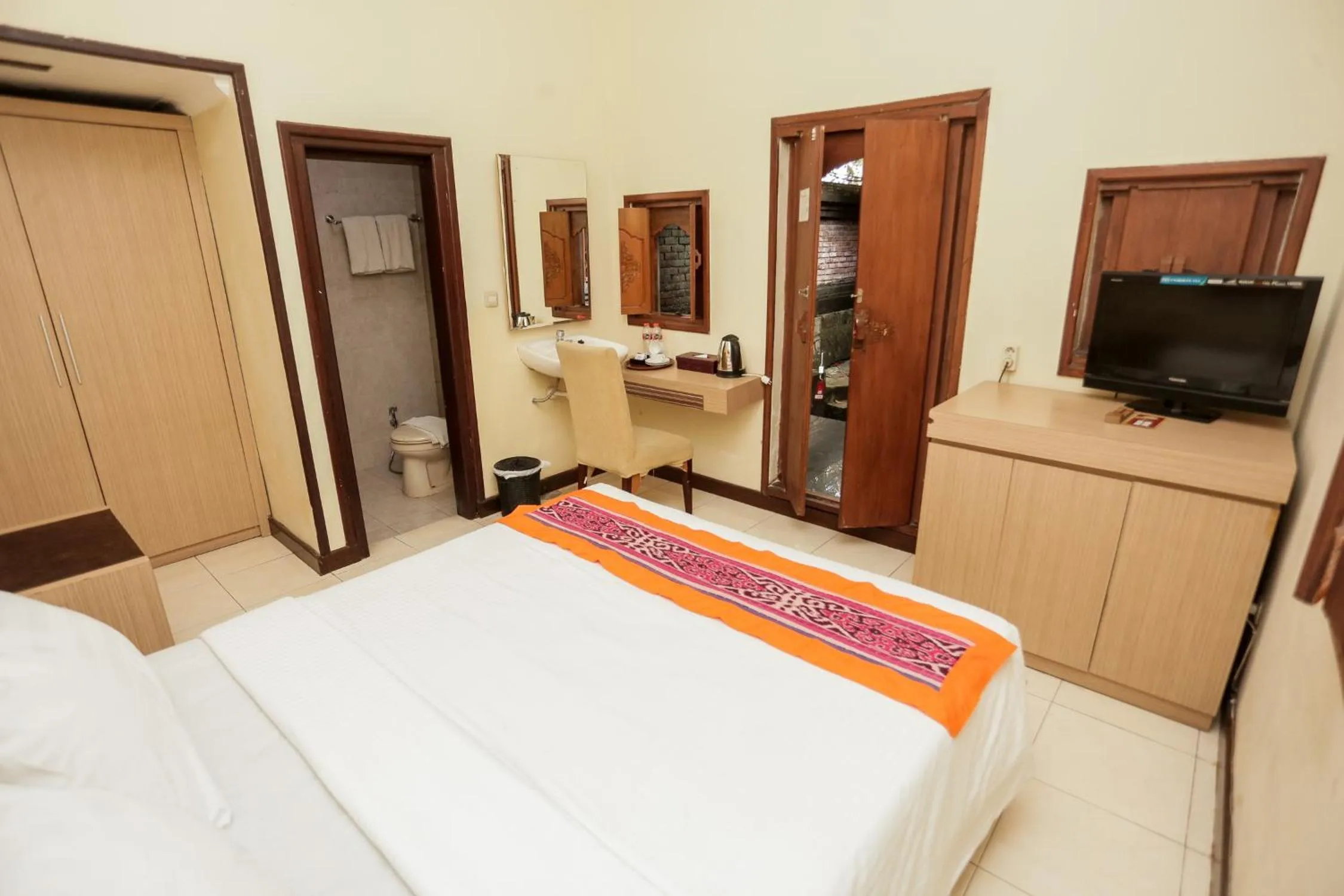Bedroom, Bed in Ubud Hotel & Cottages