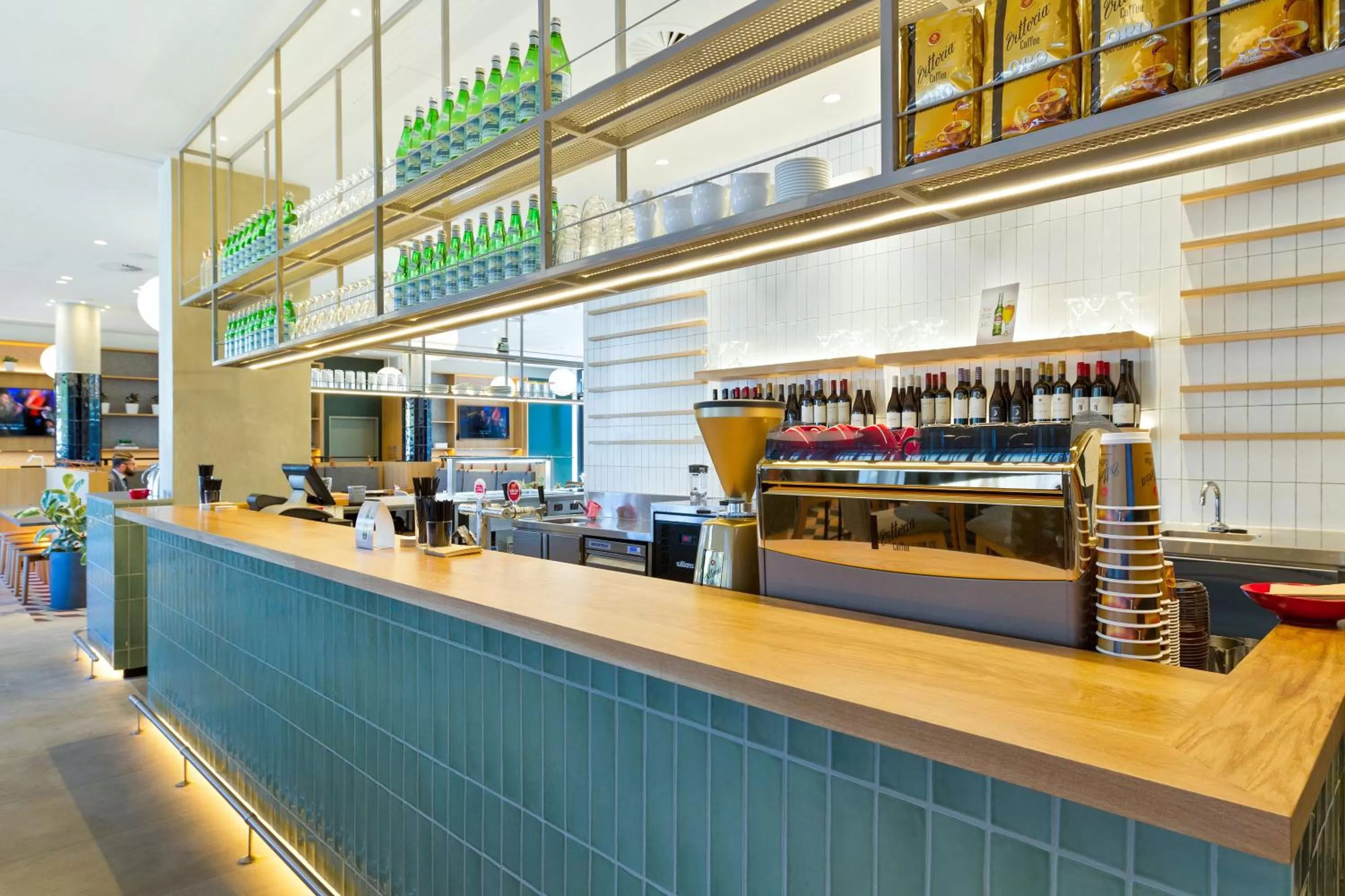 Restaurant/places to eat in Mantra on Sydney Airport