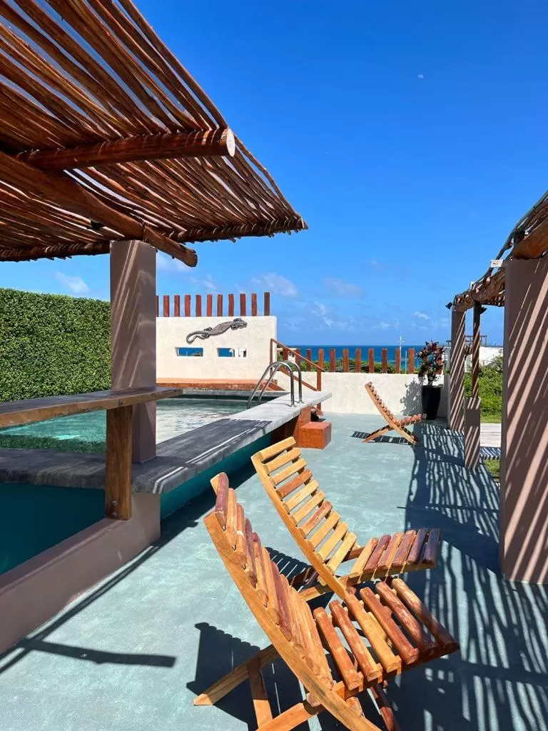 Swimming pool in Bahia Tolok