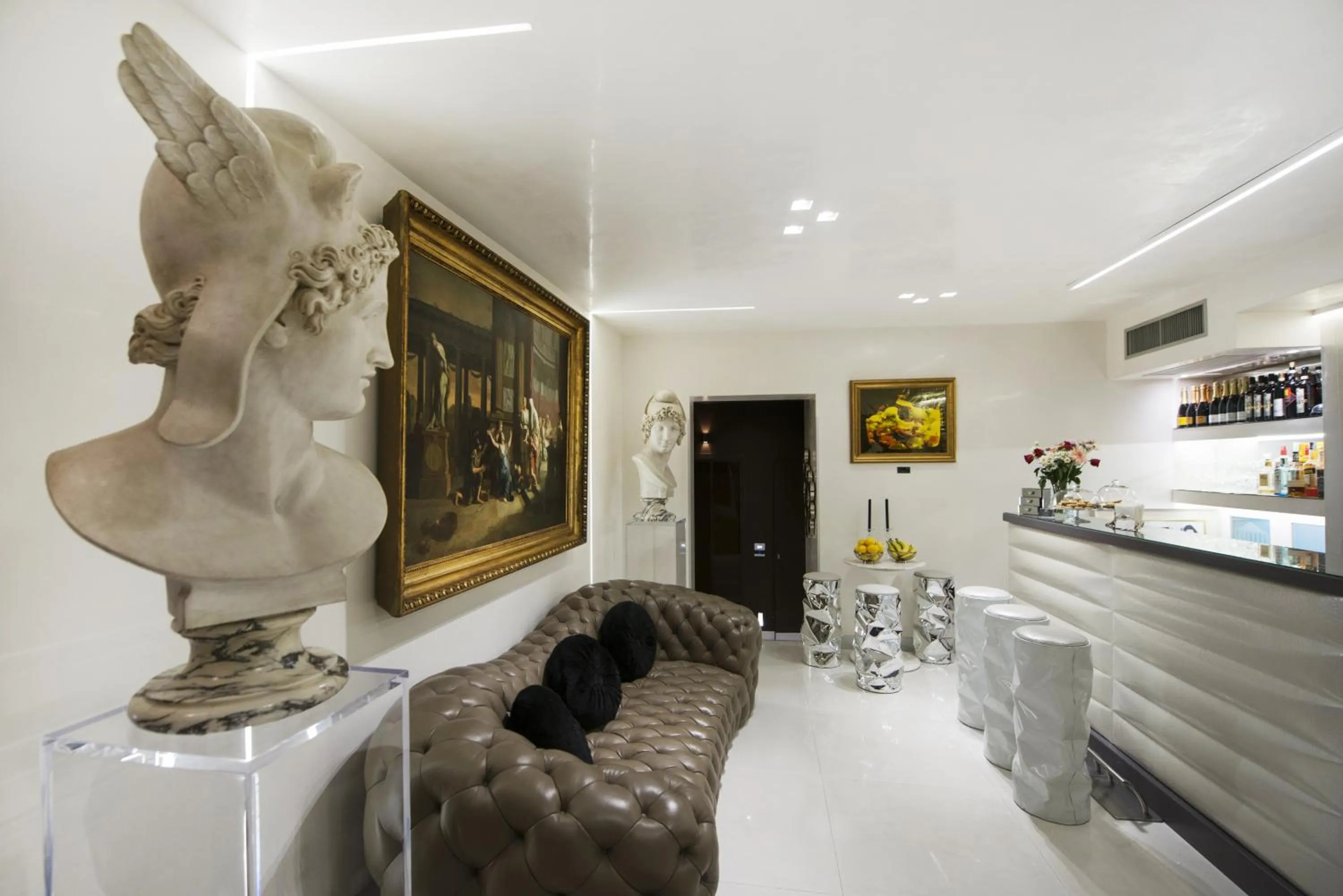 Lounge or bar in Torre Argentina Relais - Residenze di Charme