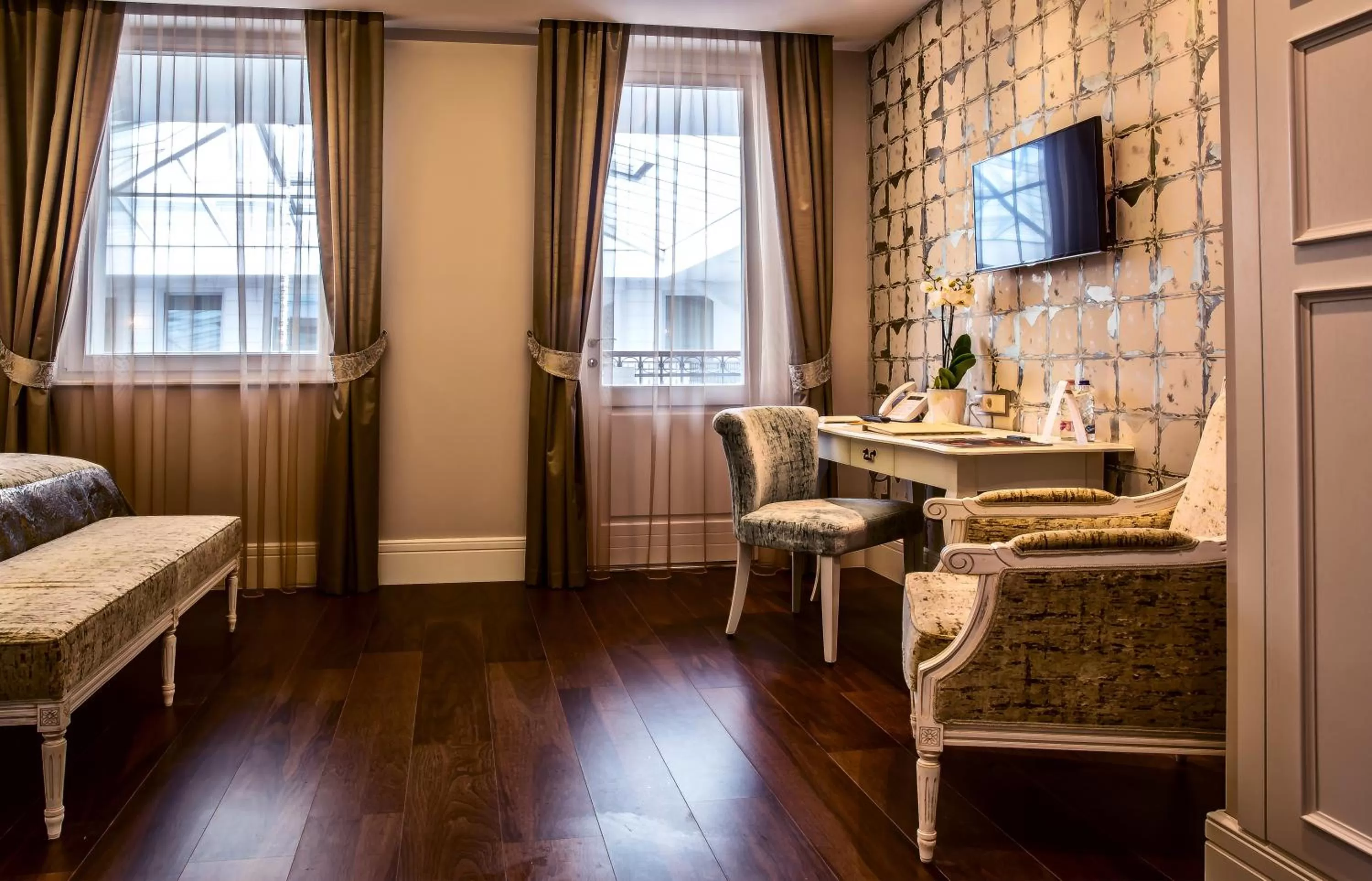 Photo of the whole room, Bed in Prestige Hotel Budapest