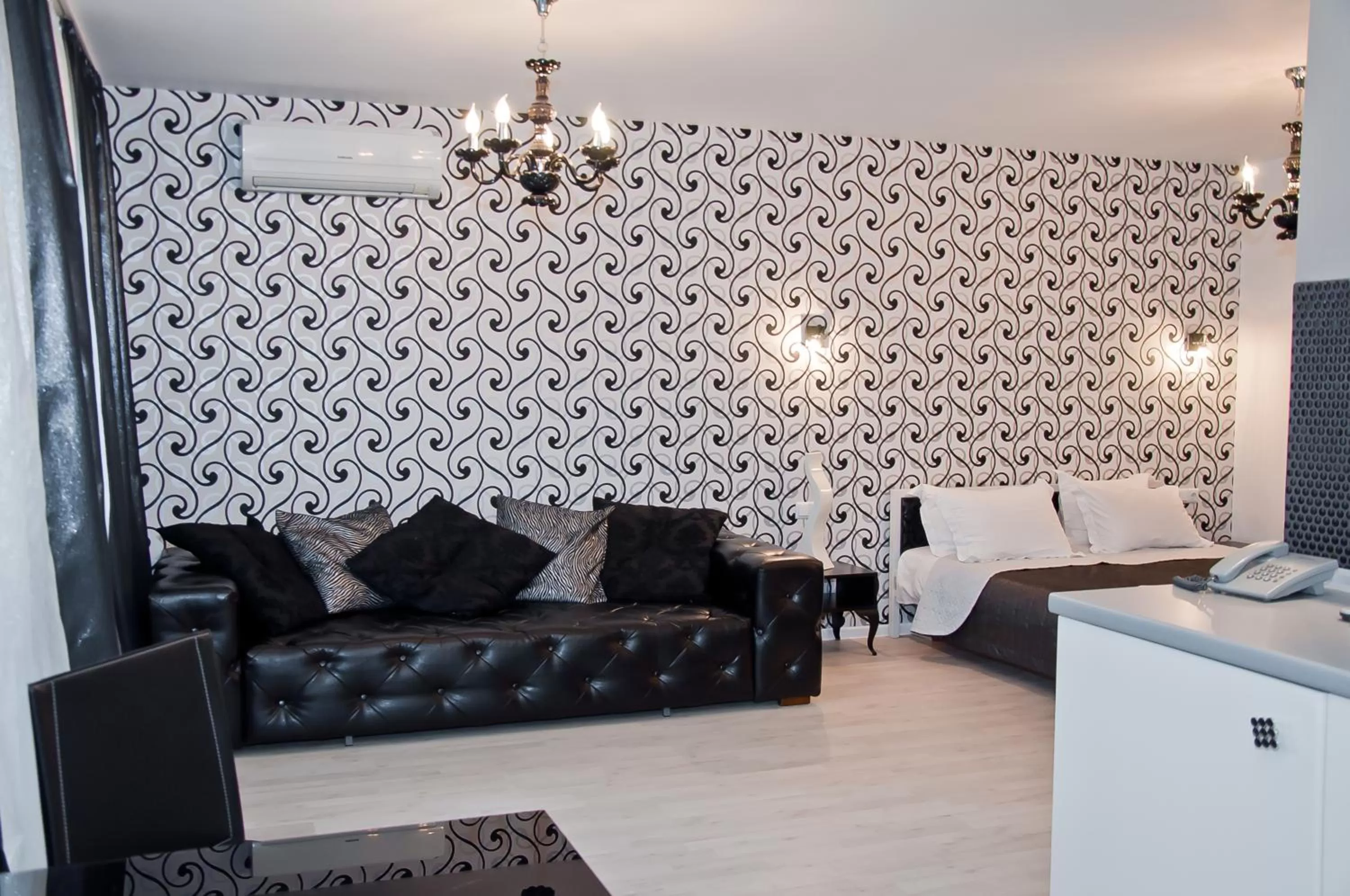 Bed, Lounge/Bar in Partner Guest House