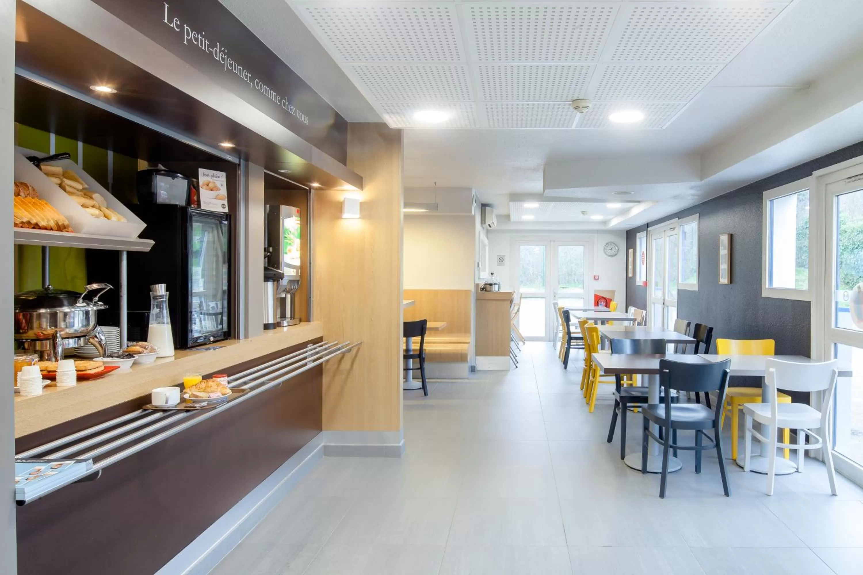 Buffet breakfast in B&B HOTEL Montlhery