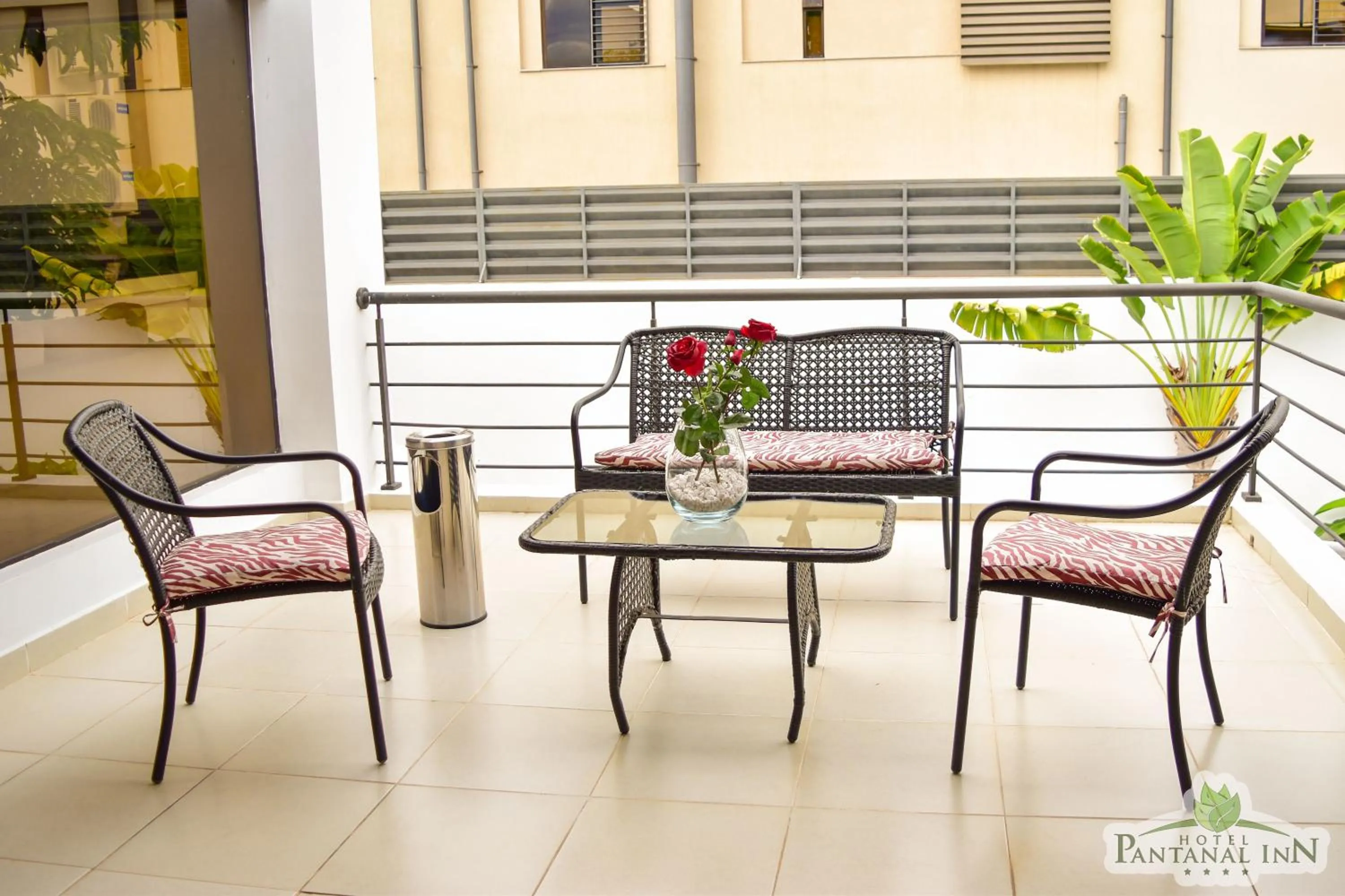 Patio in Hotel Pantanal Inn
