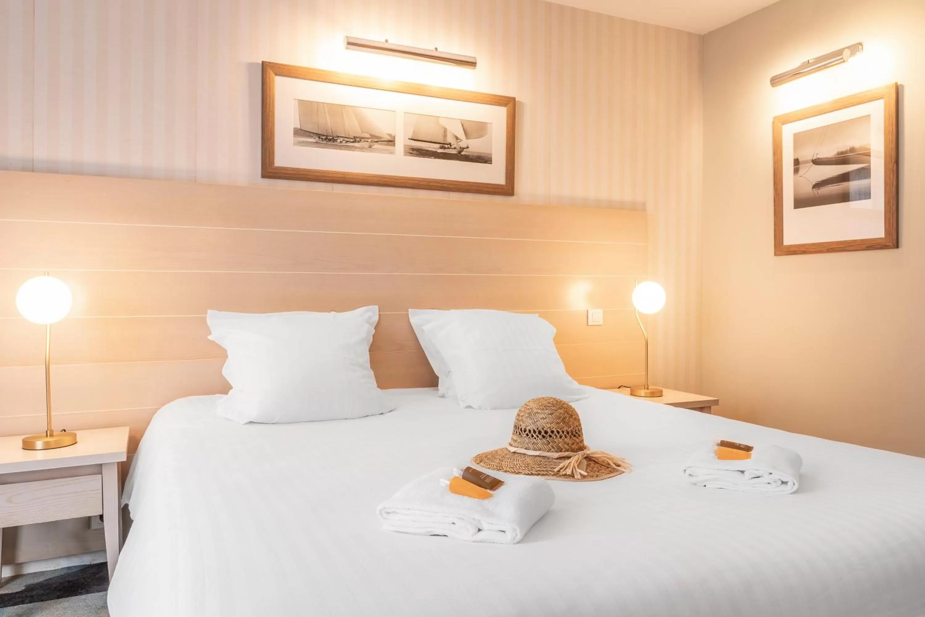 Bedroom, Bed in SOWELL HOTELS Le Beach