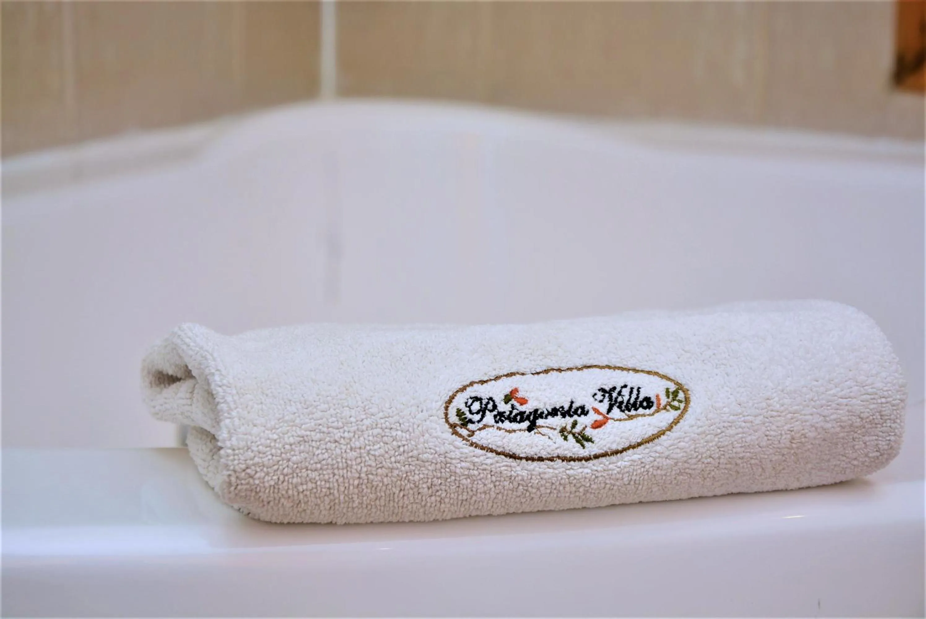 Hot Tub in Patagonia Villa Lodge