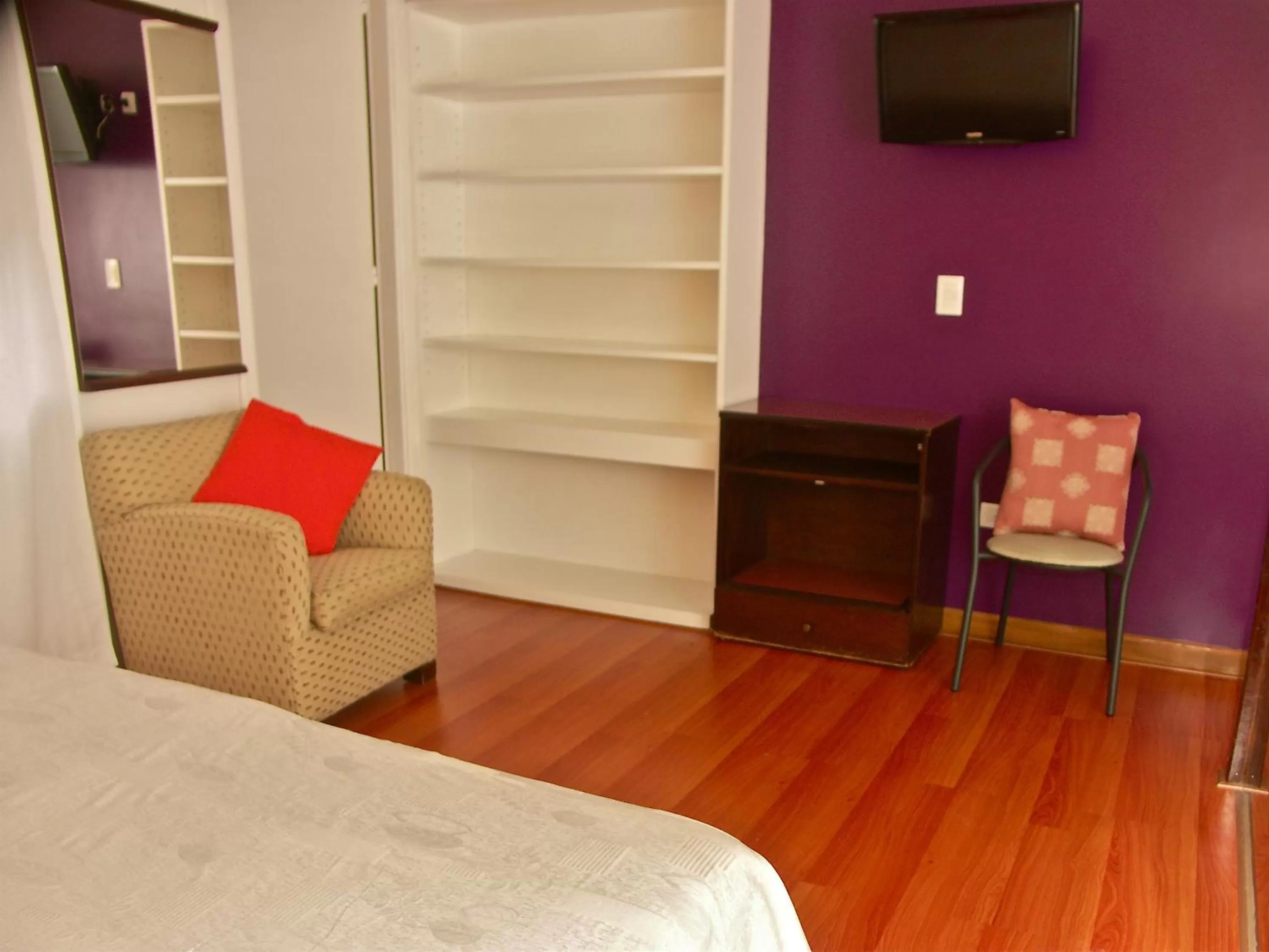 Decorative detail, Bed in Loft Argentino Apart Buenos Aires