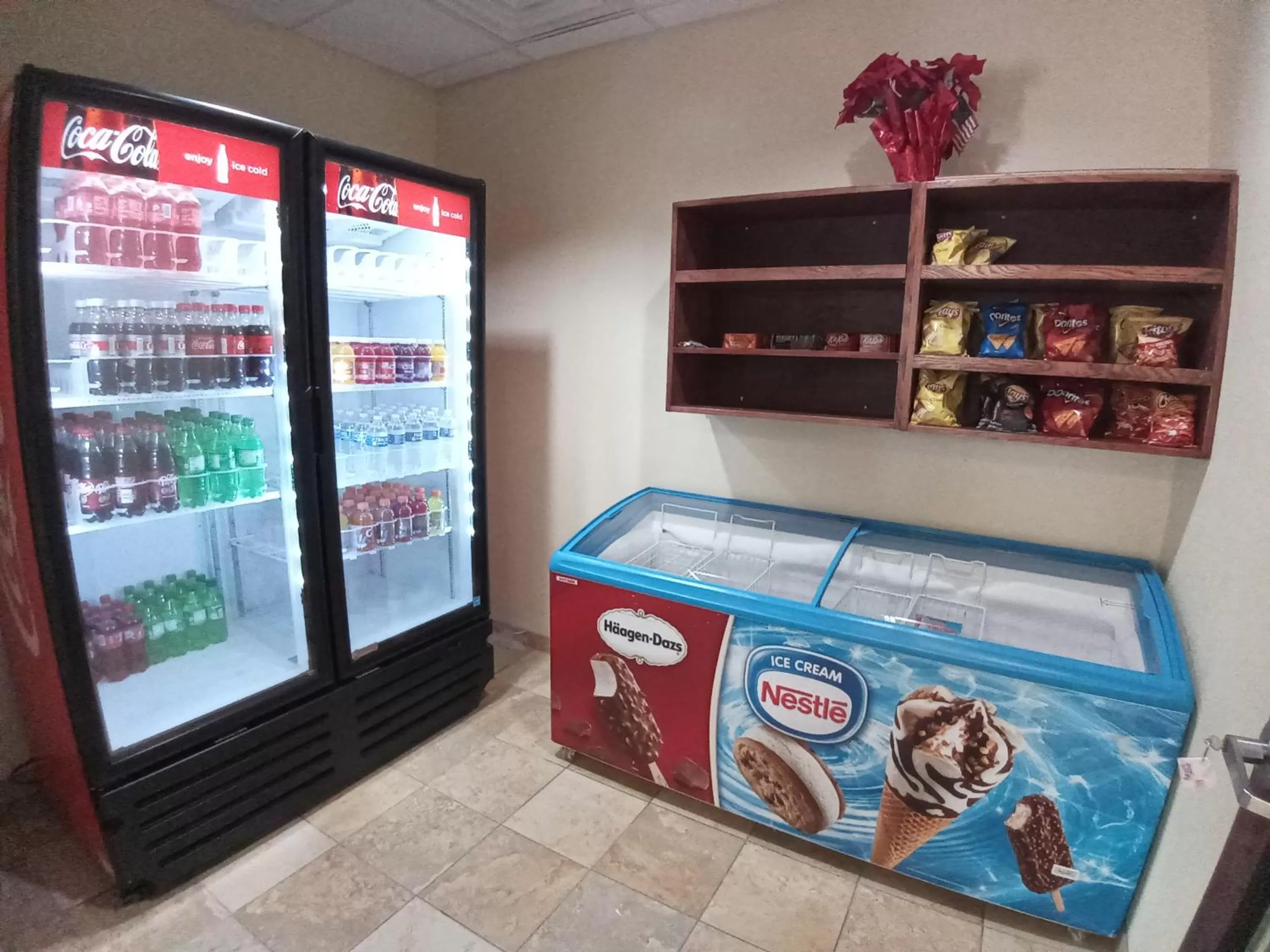 Food and drinks in Hawthorn Extended Stay by Wyndham Corpus Christi Padre Isle